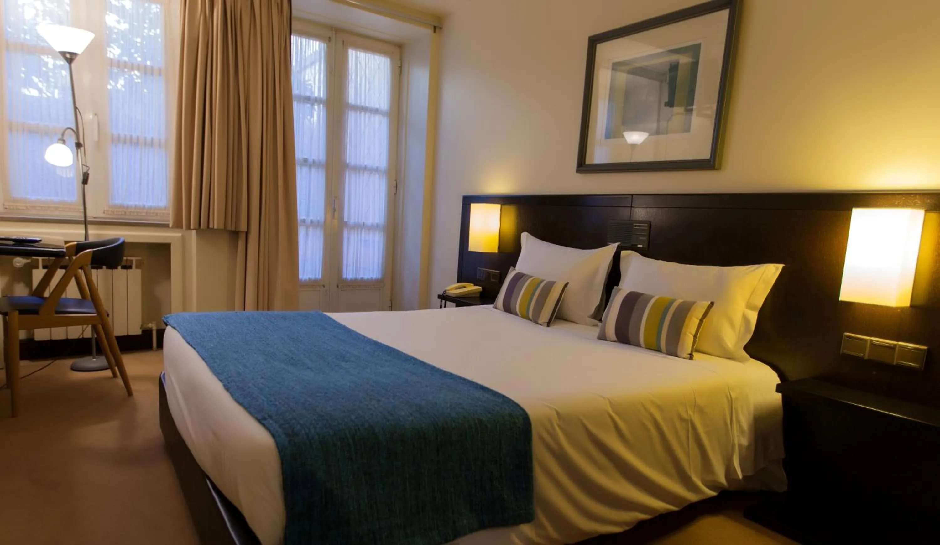 Balcony/Terrace, Bed in Hotel Senhora A Branca