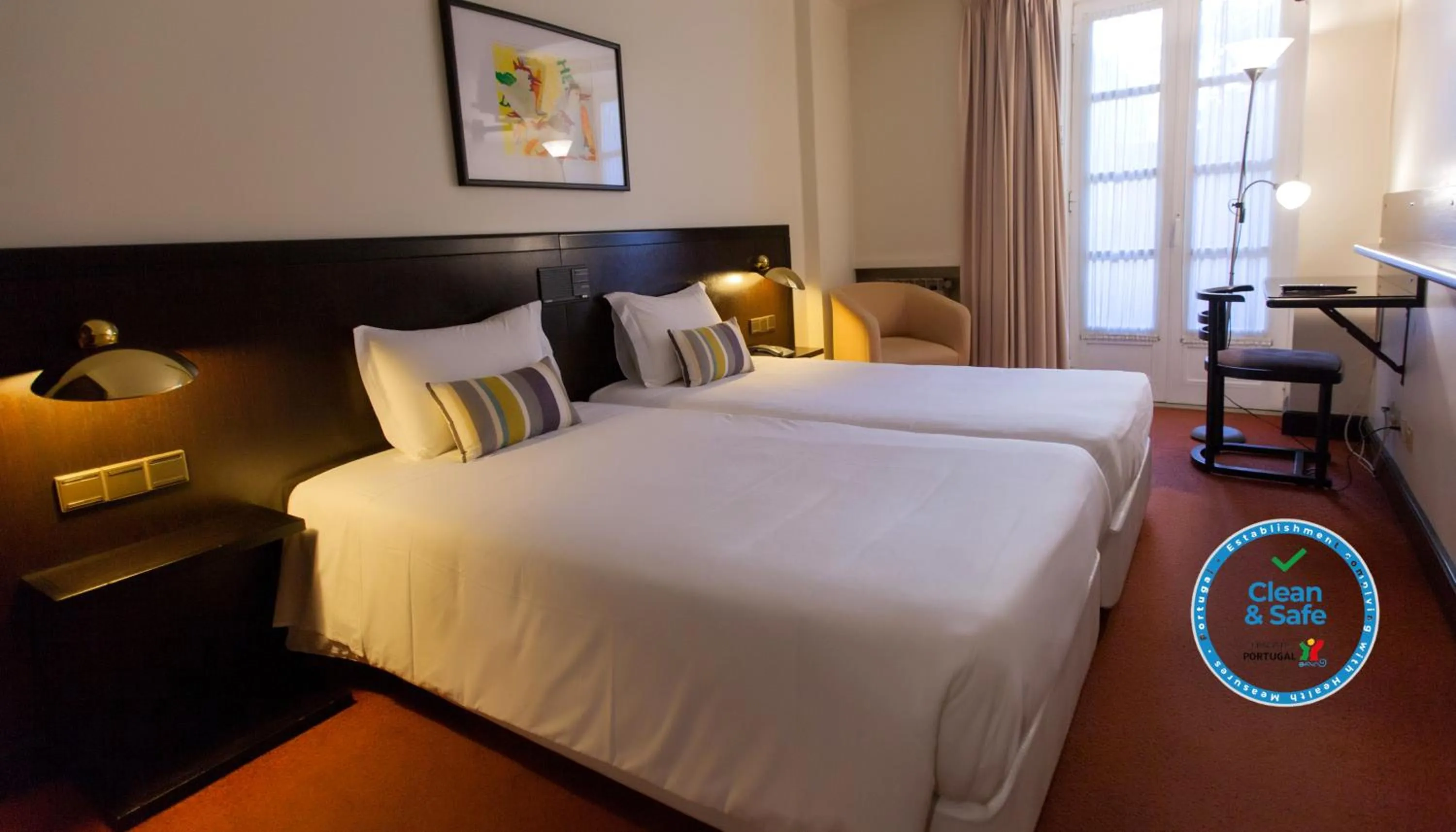 Bathroom, Bed in Hotel Senhora A Branca