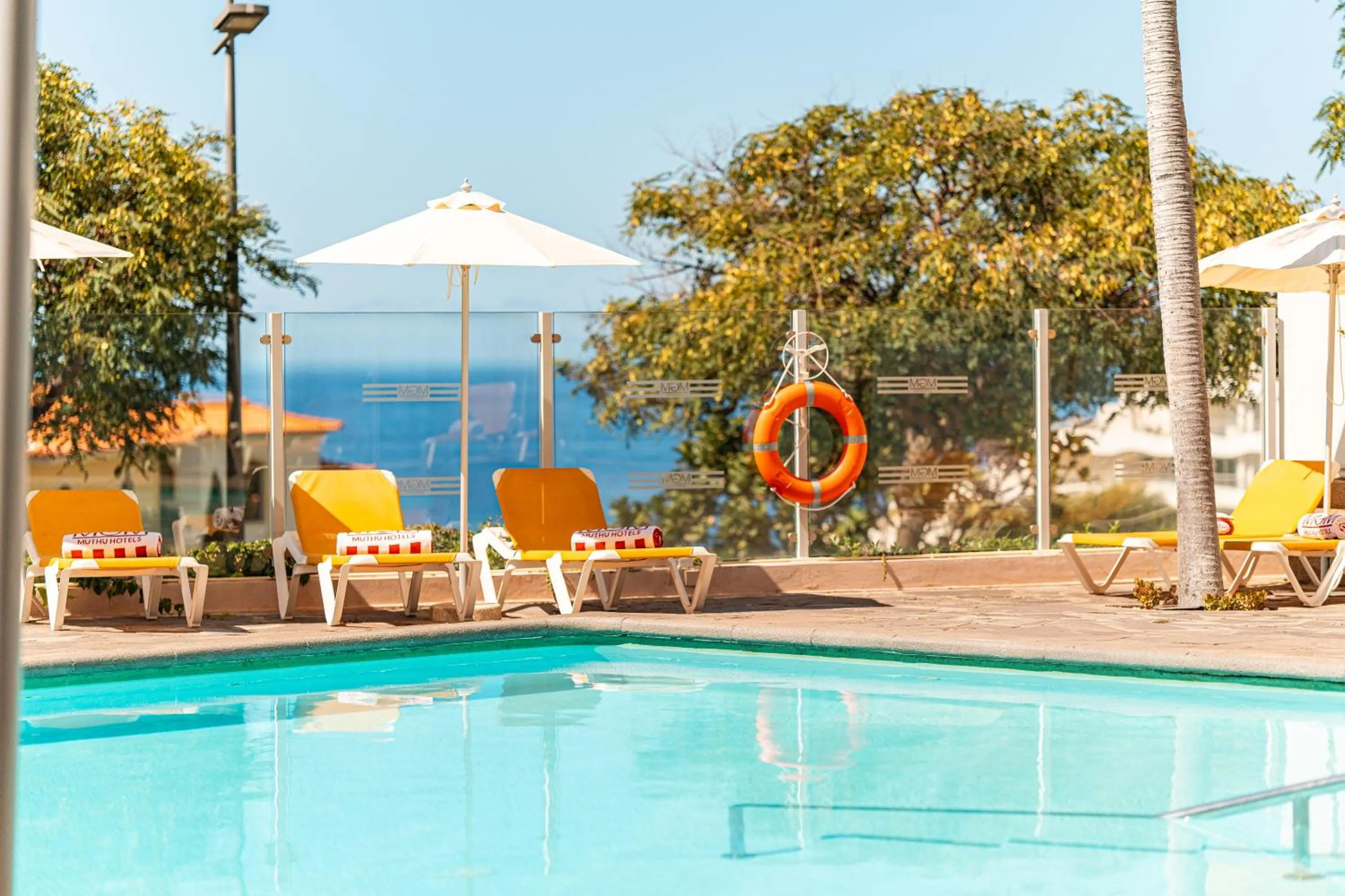 Swimming pool in Muthu Raga Madeira Hotel