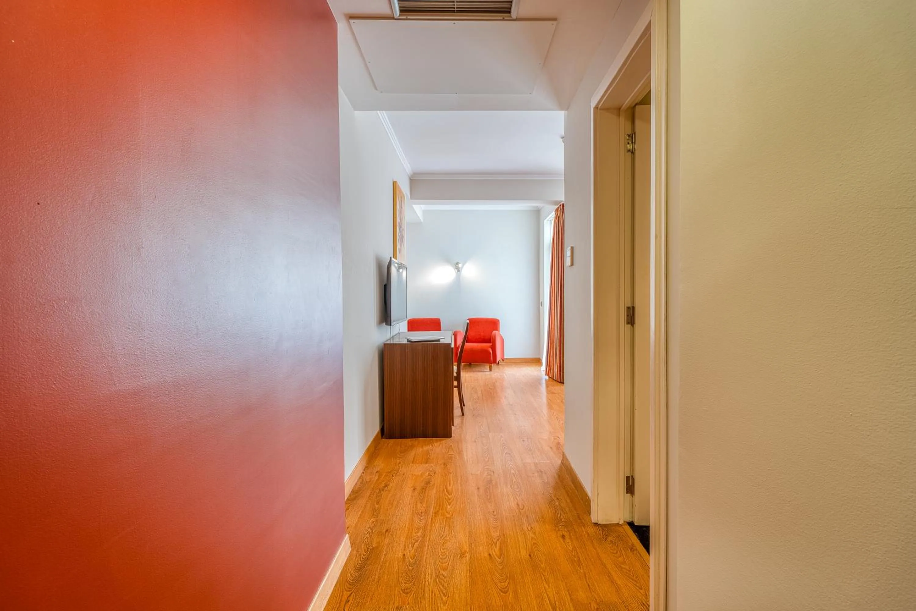 Seating area in Muthu Raga Madeira Hotel
