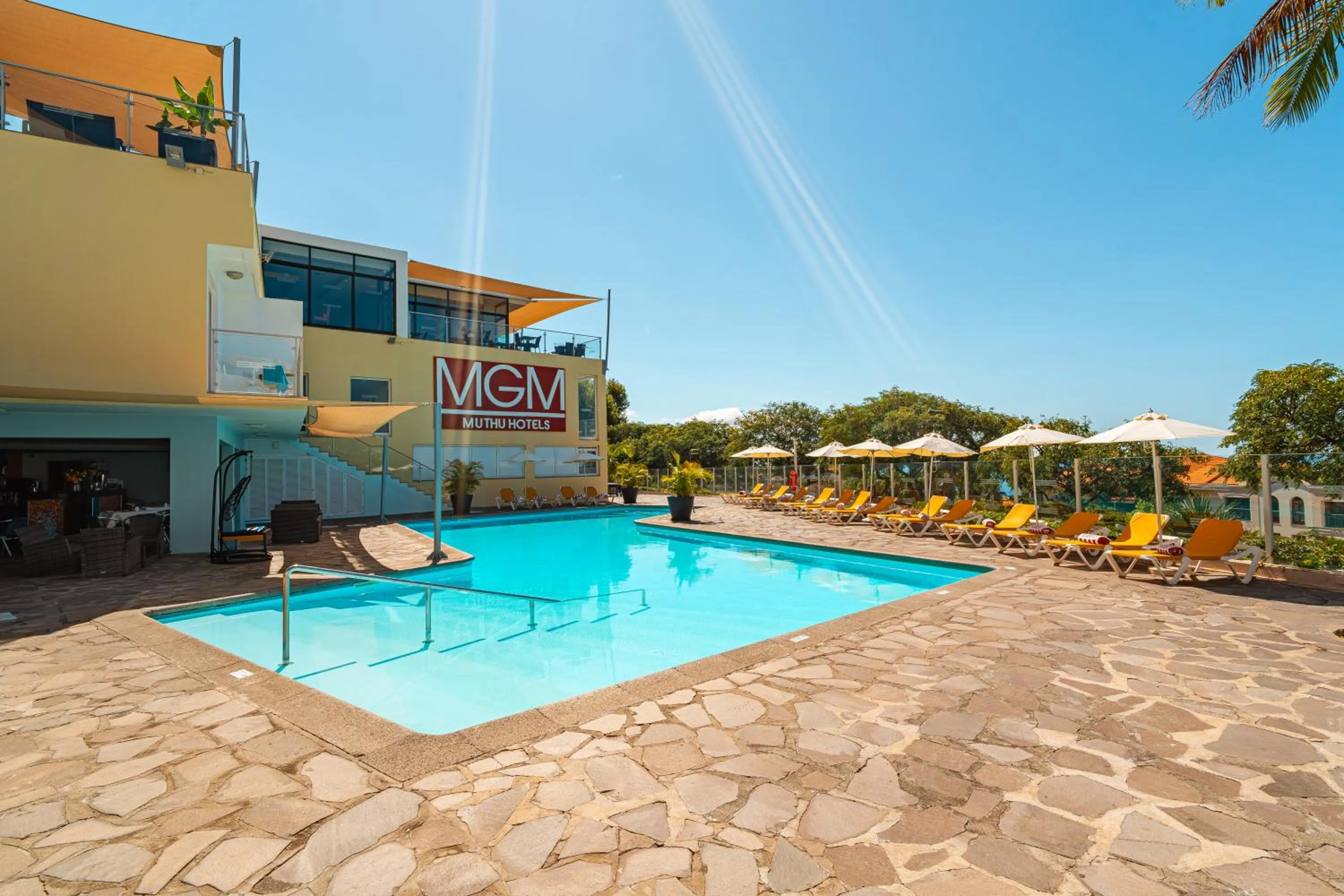 Swimming pool in Muthu Raga Madeira Hotel