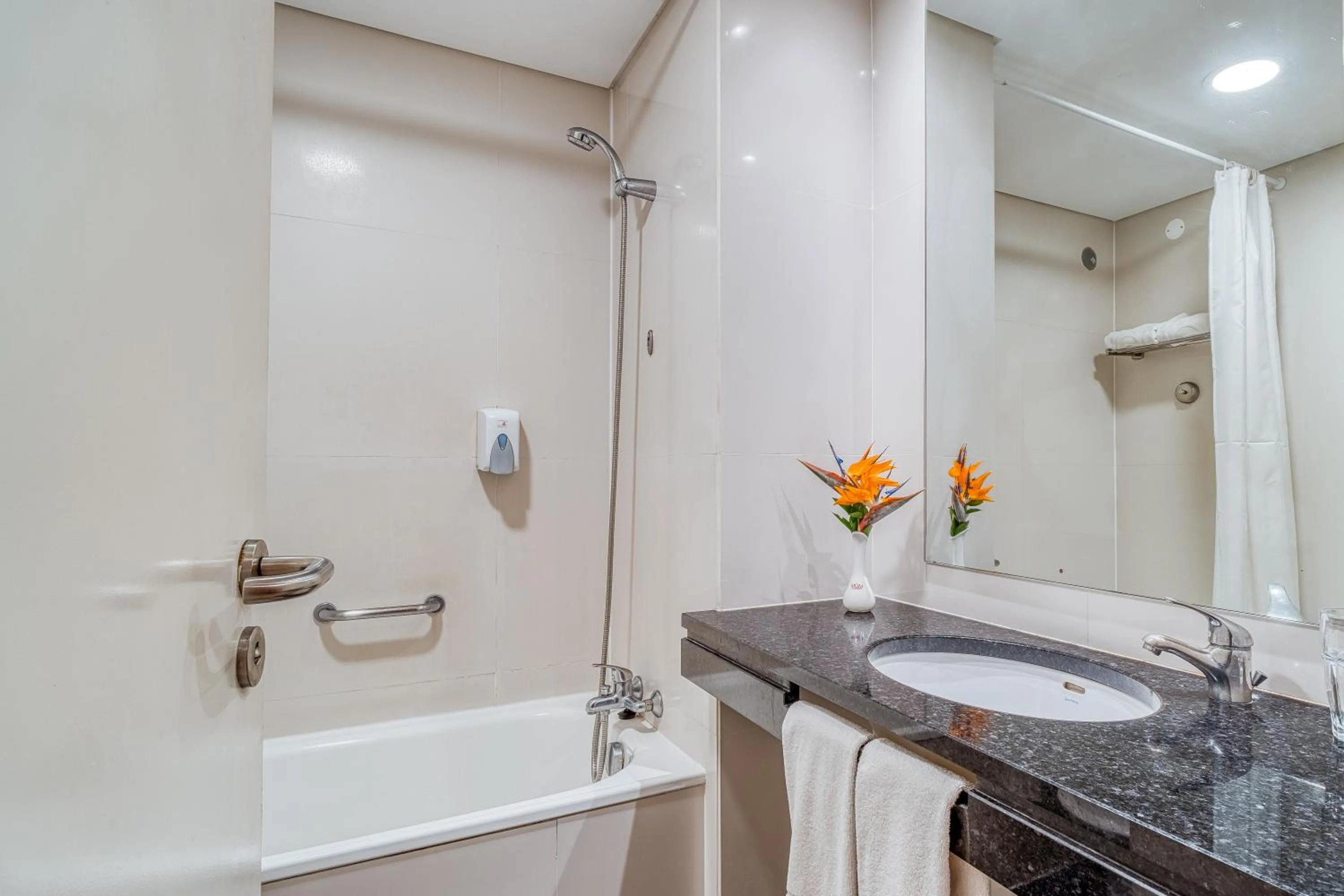 Bathroom in Muthu Raga Madeira Hotel