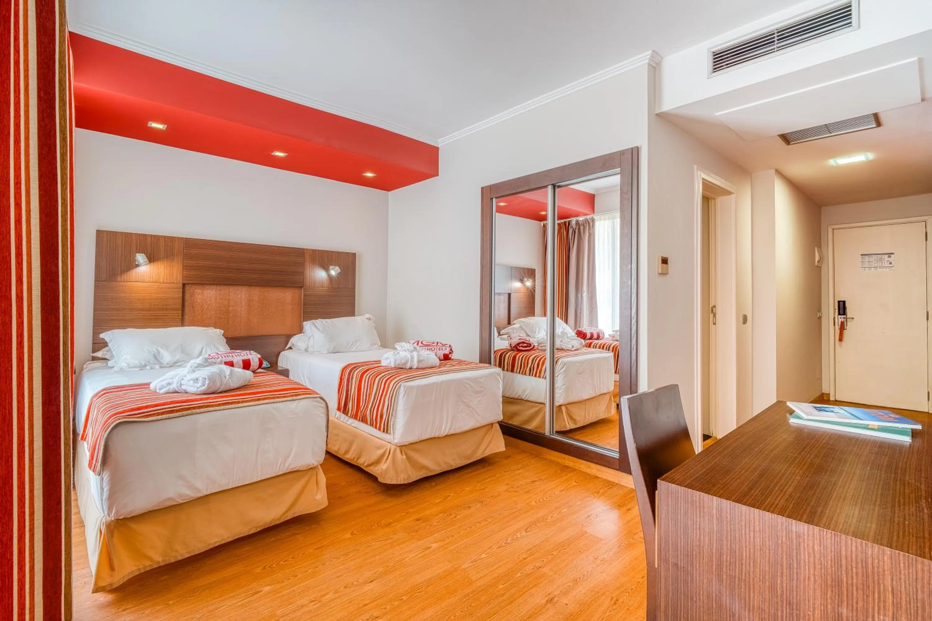 Bedroom, Bed in Muthu Raga Madeira Hotel