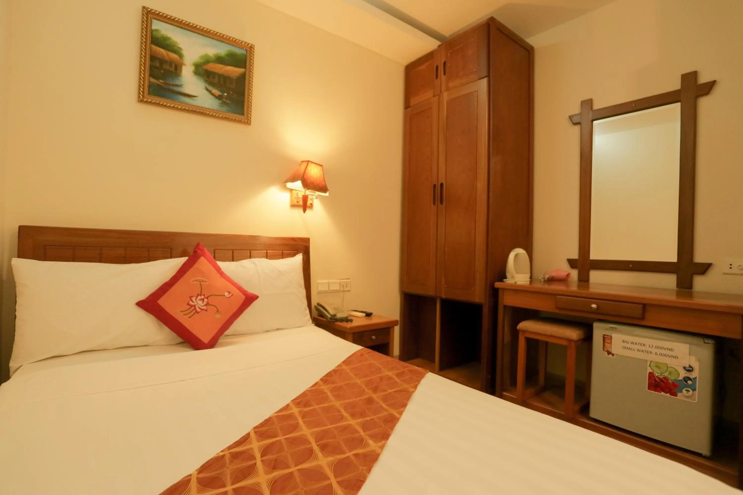 Bed in Golden Sea Hotel