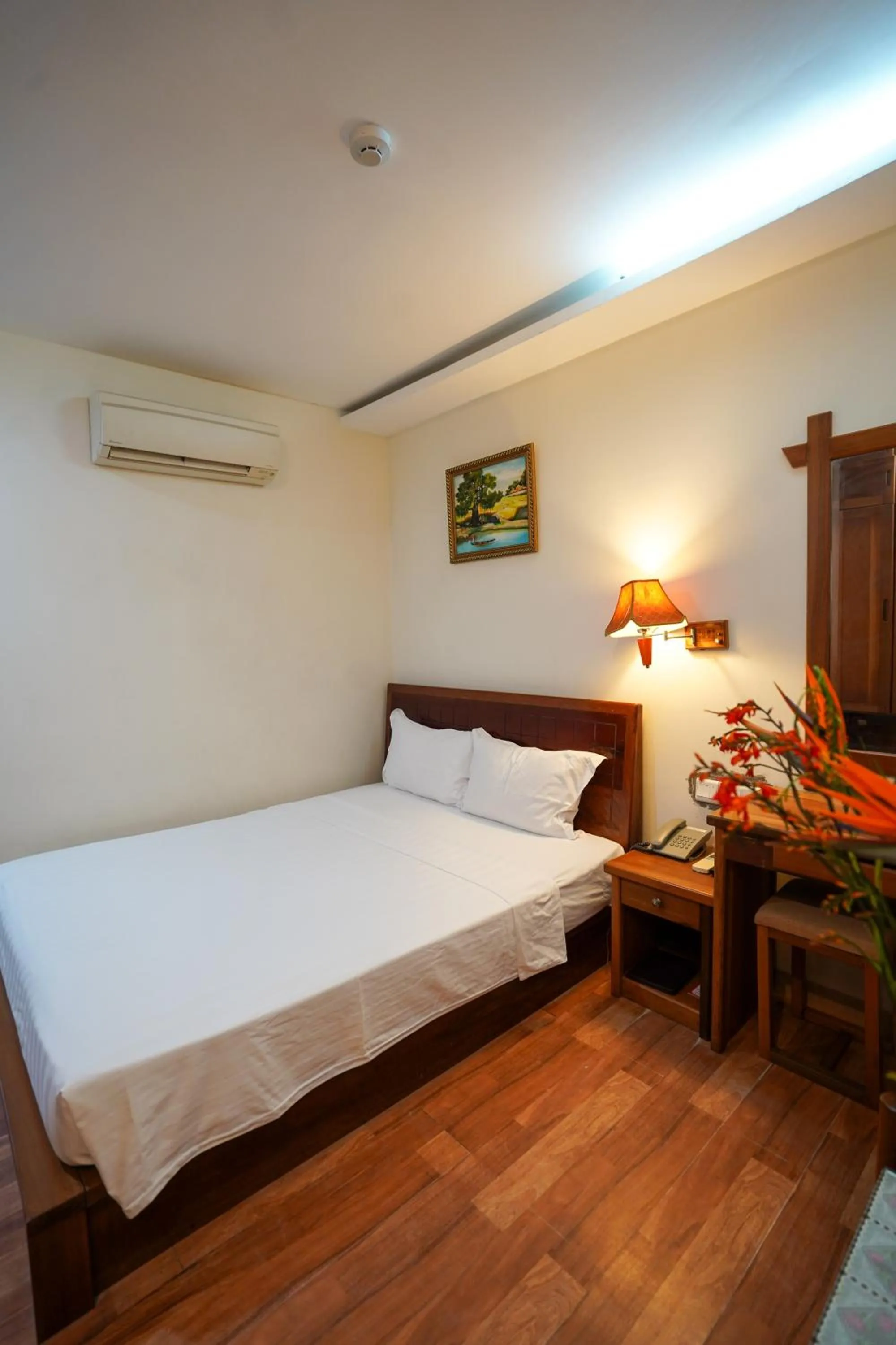 Bed in Golden Sea Hotel