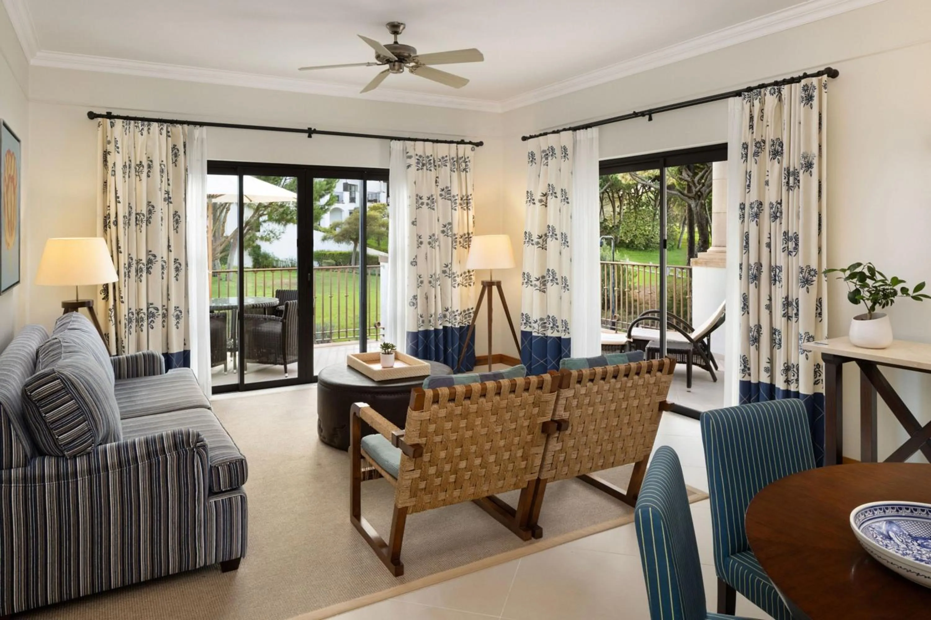 Living room in Pine Cliffs Residence, a Luxury Collection Resort, Algarve