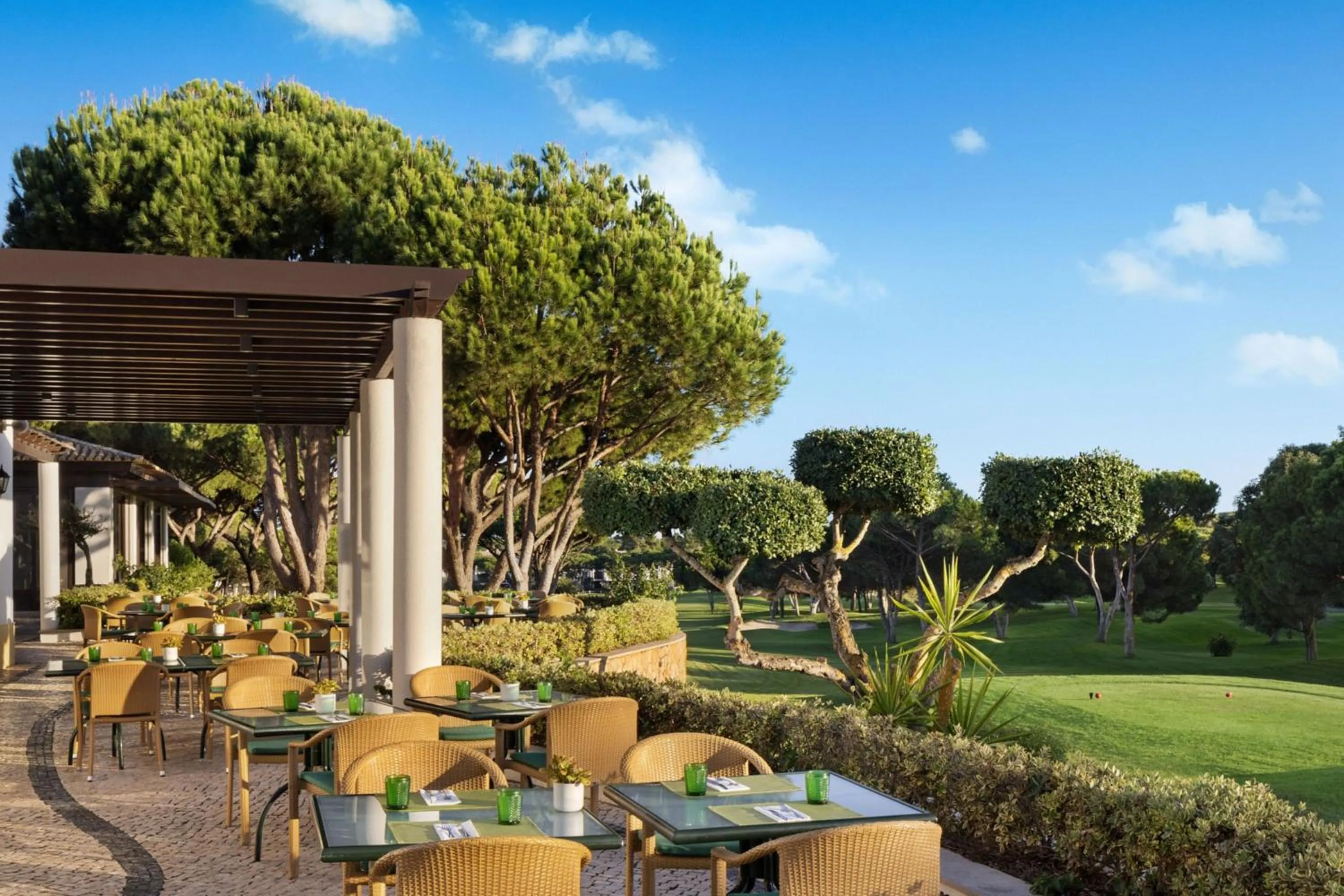 Restaurant/places to eat in Pine Cliffs Residence, a Luxury Collection Resort, Algarve