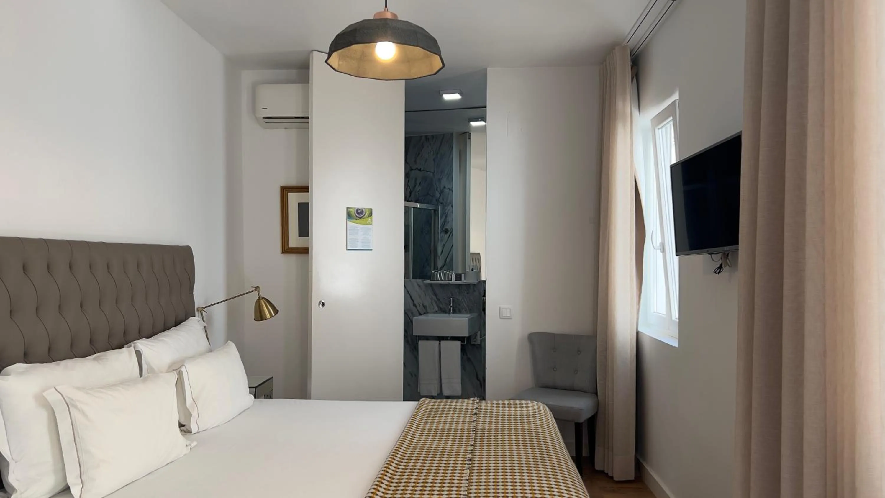 Bed in Quinta Colina by Shiadu