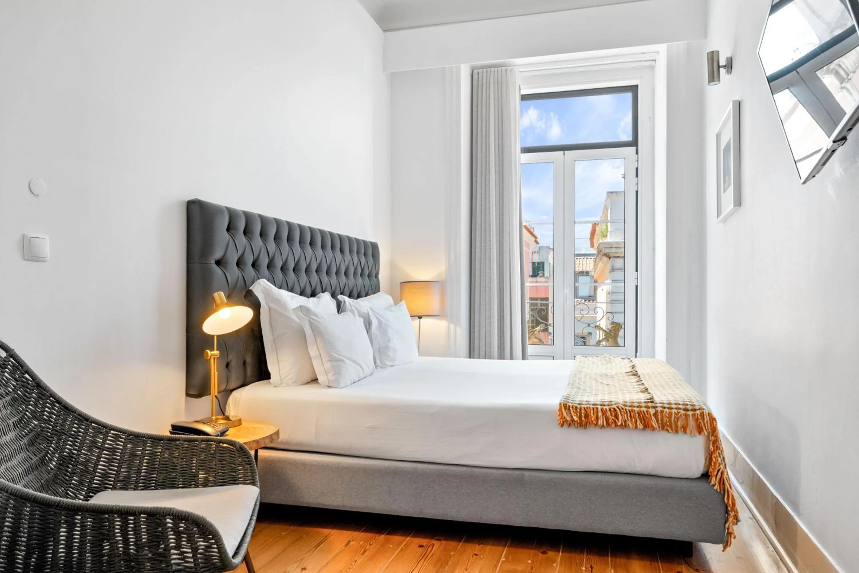 Bedroom, Bed in Quinta Colina by Shiadu