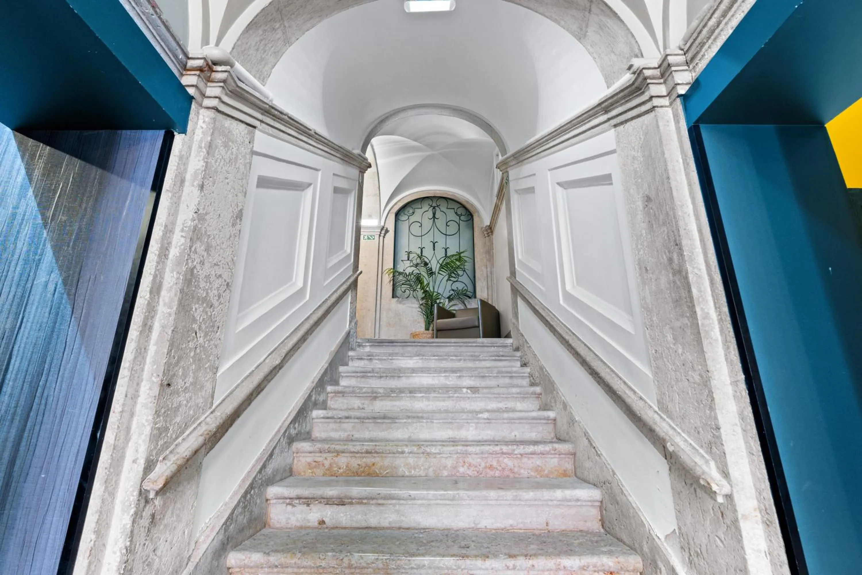 Area and facilities in Quinta Colina by Shiadu