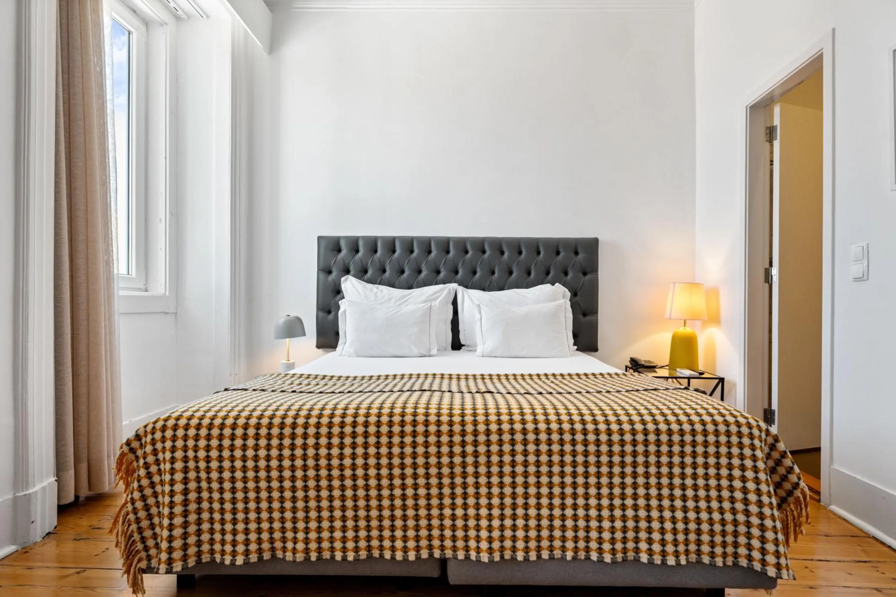 Bedroom, Bed in Quinta Colina by Shiadu