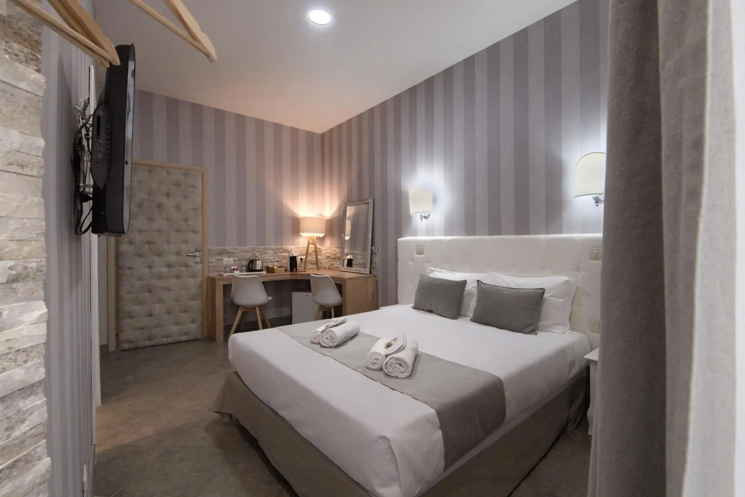 Superior Double or Twin Room in Vatican Treasure Superior Double or Twin Room in Vatican Treasure