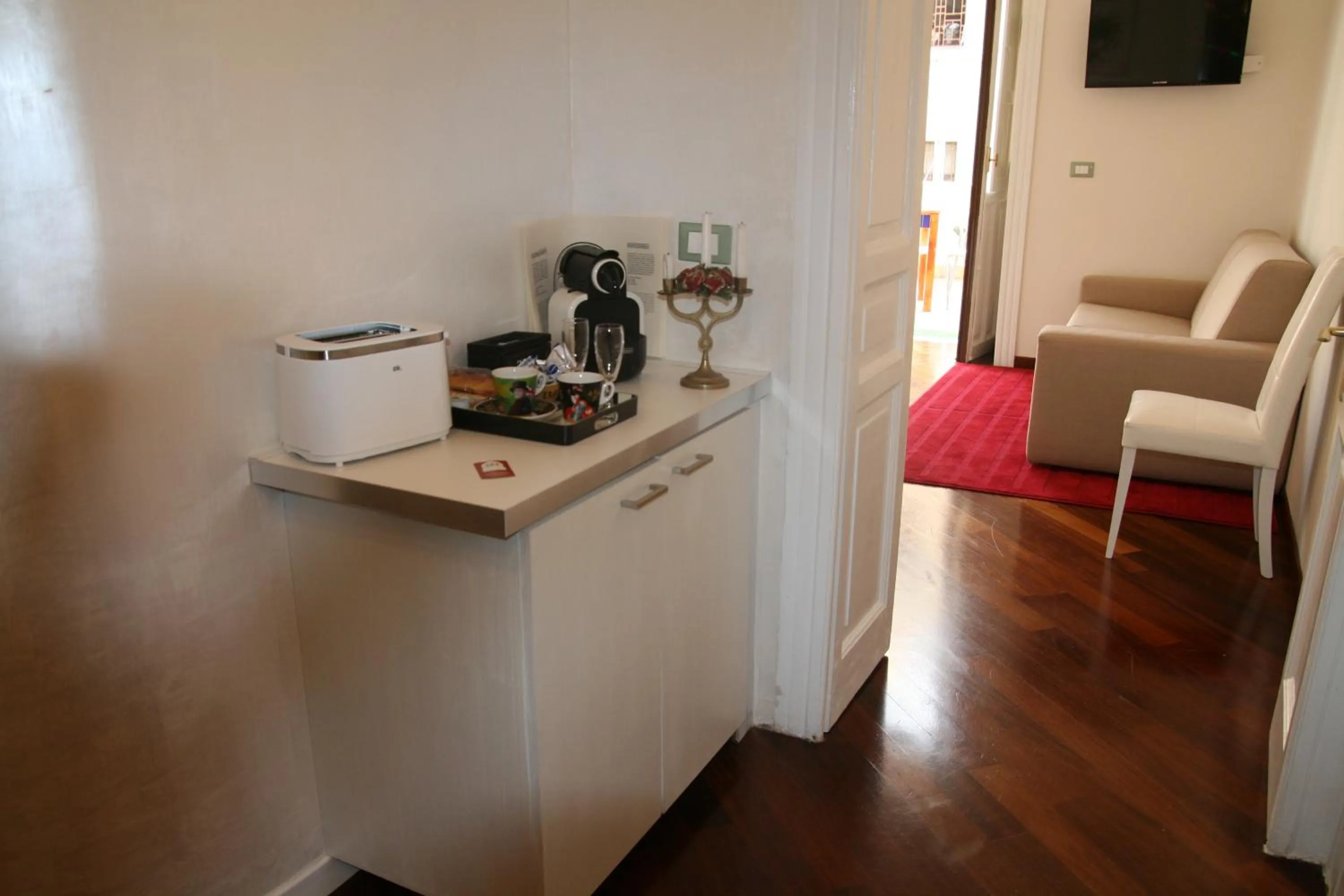 Coffee/tea facilities in B&B Mini Hotel Incity-close train station and port-