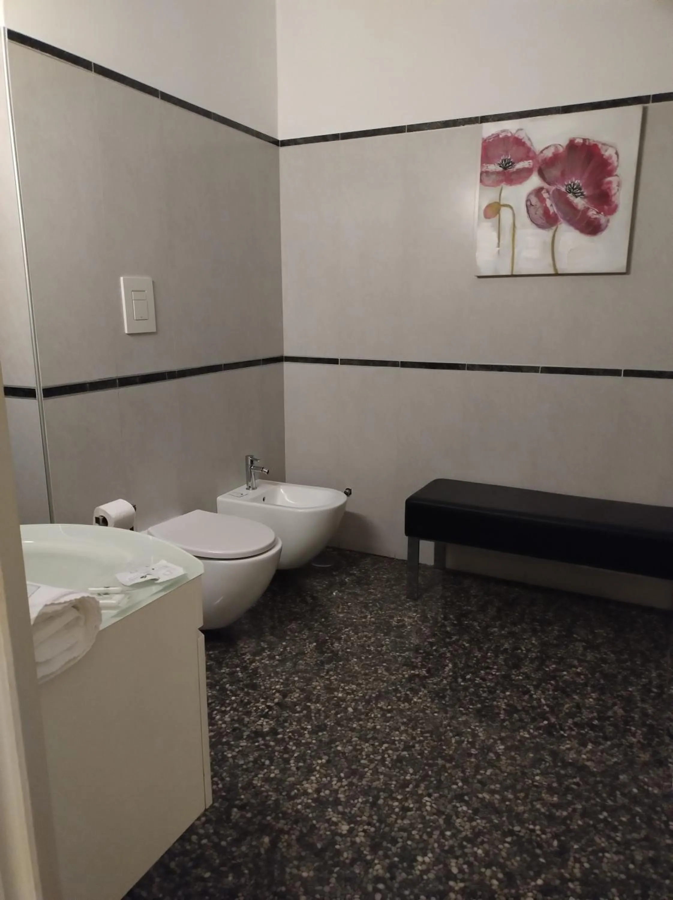 B&B Mini Hotel Incity-close train station and port-