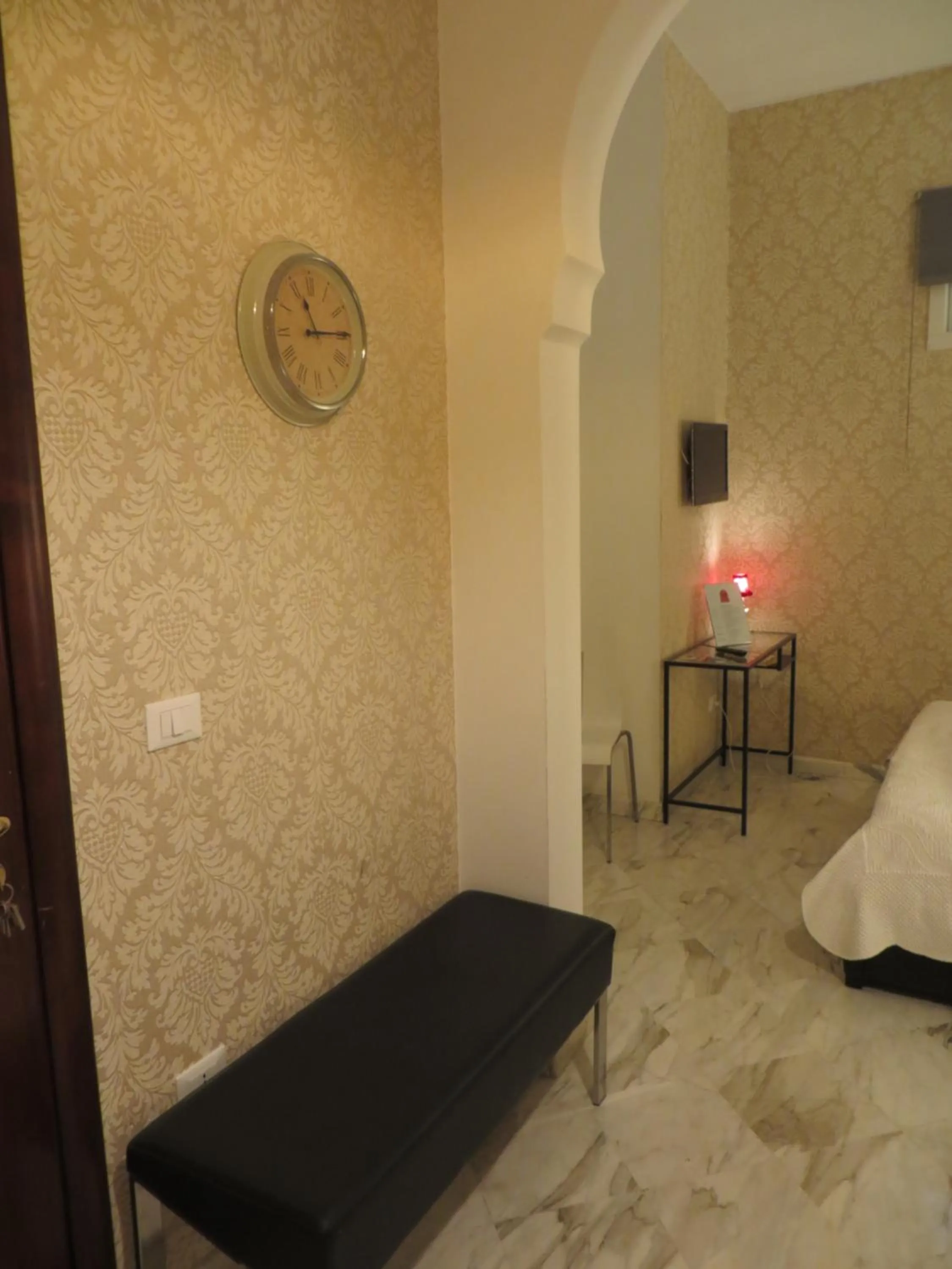 Bed in B&B Mini Hotel Incity-close train station and port-