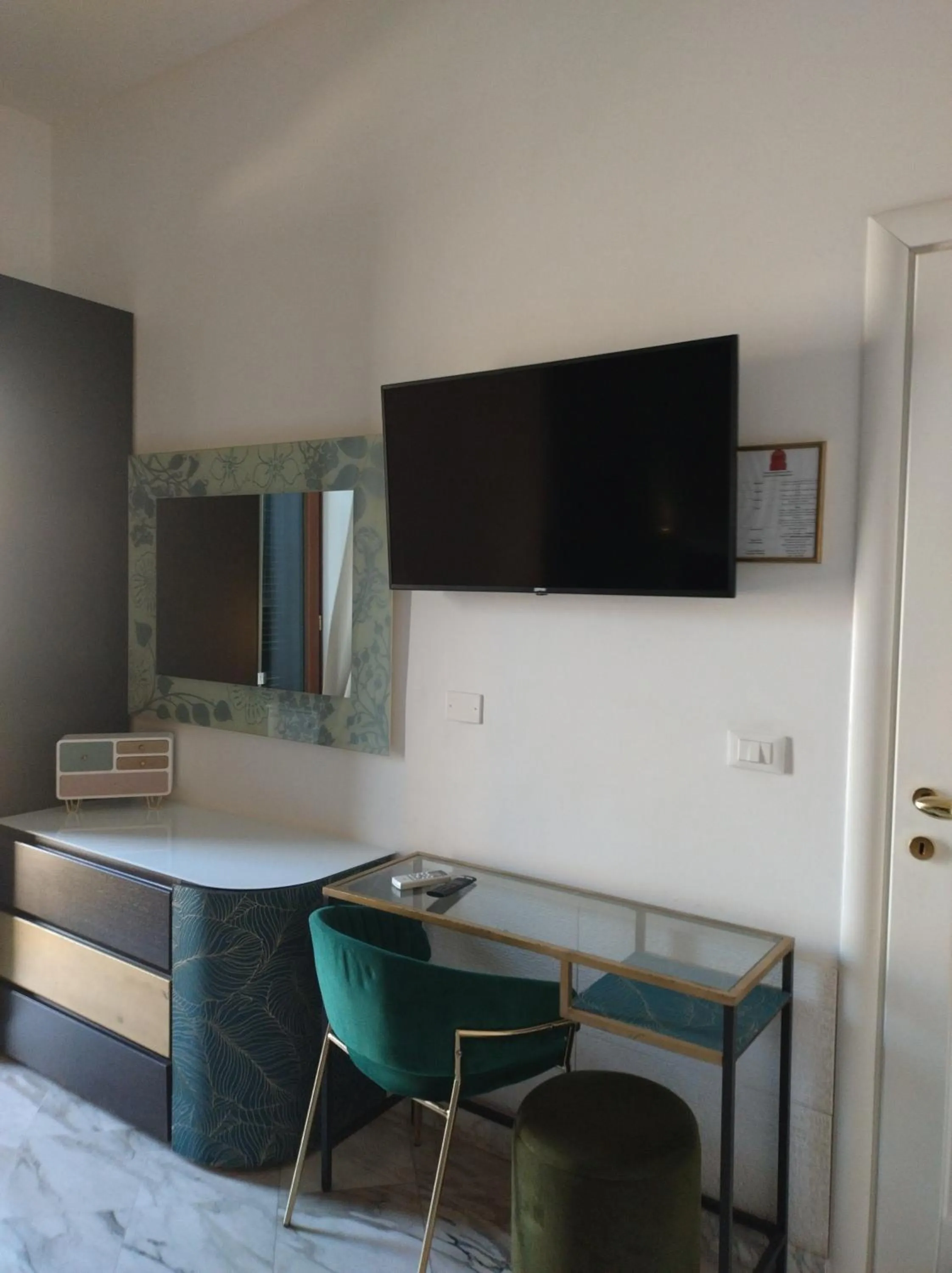 B&B Mini Hotel Incity-close train station and port-