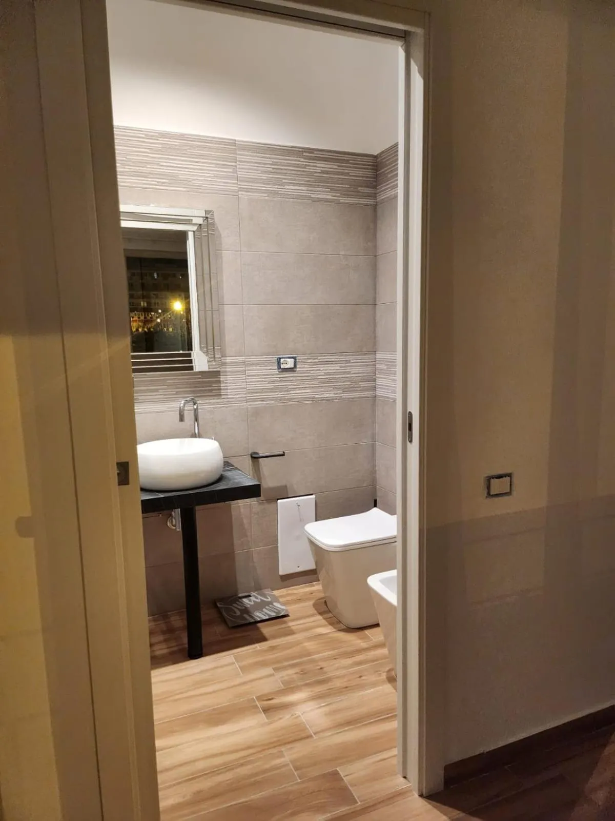Shower in B&B Mini Hotel Incity-close train station and port-