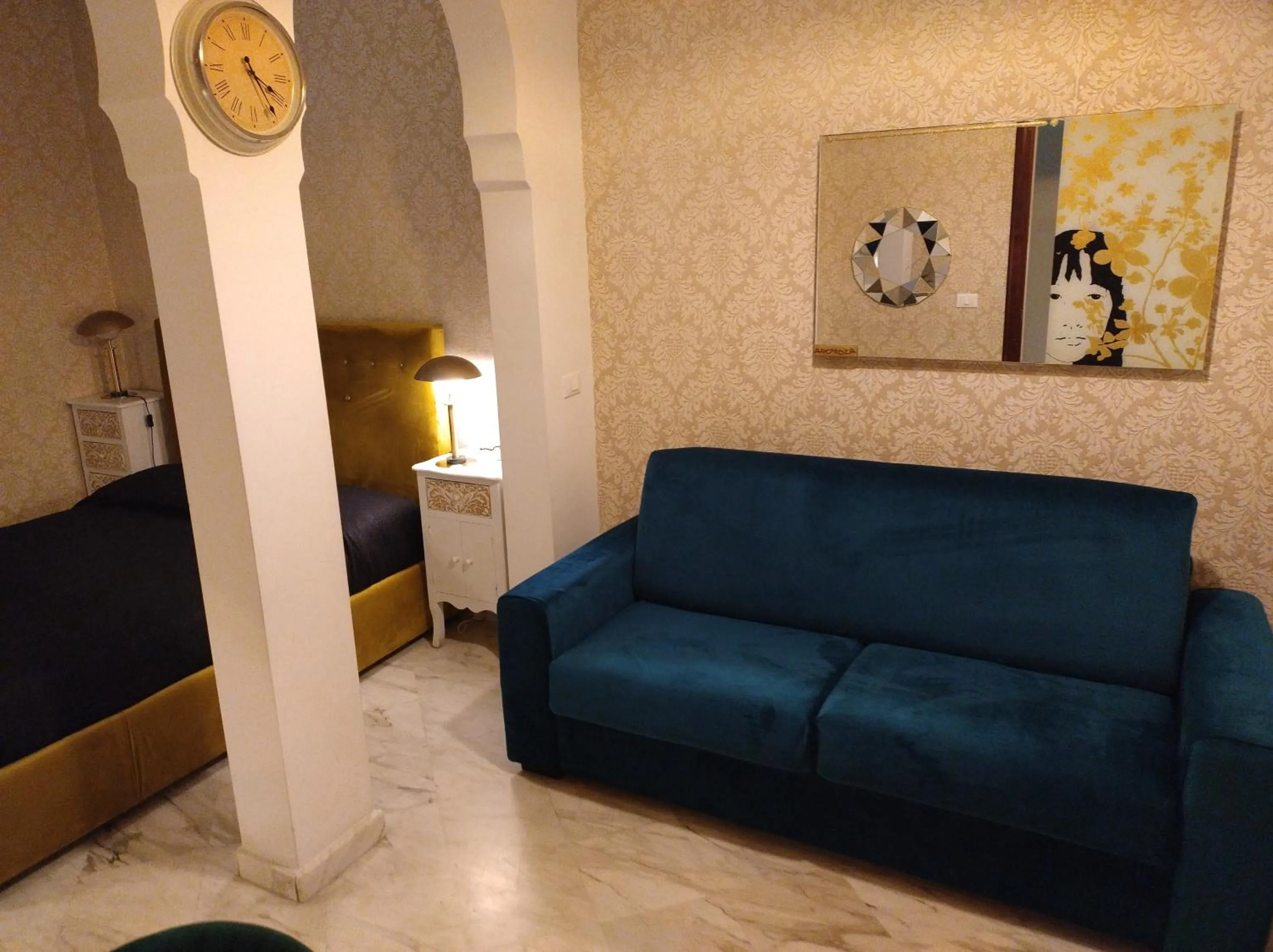 B&B Mini Hotel Incity-close train station and port-