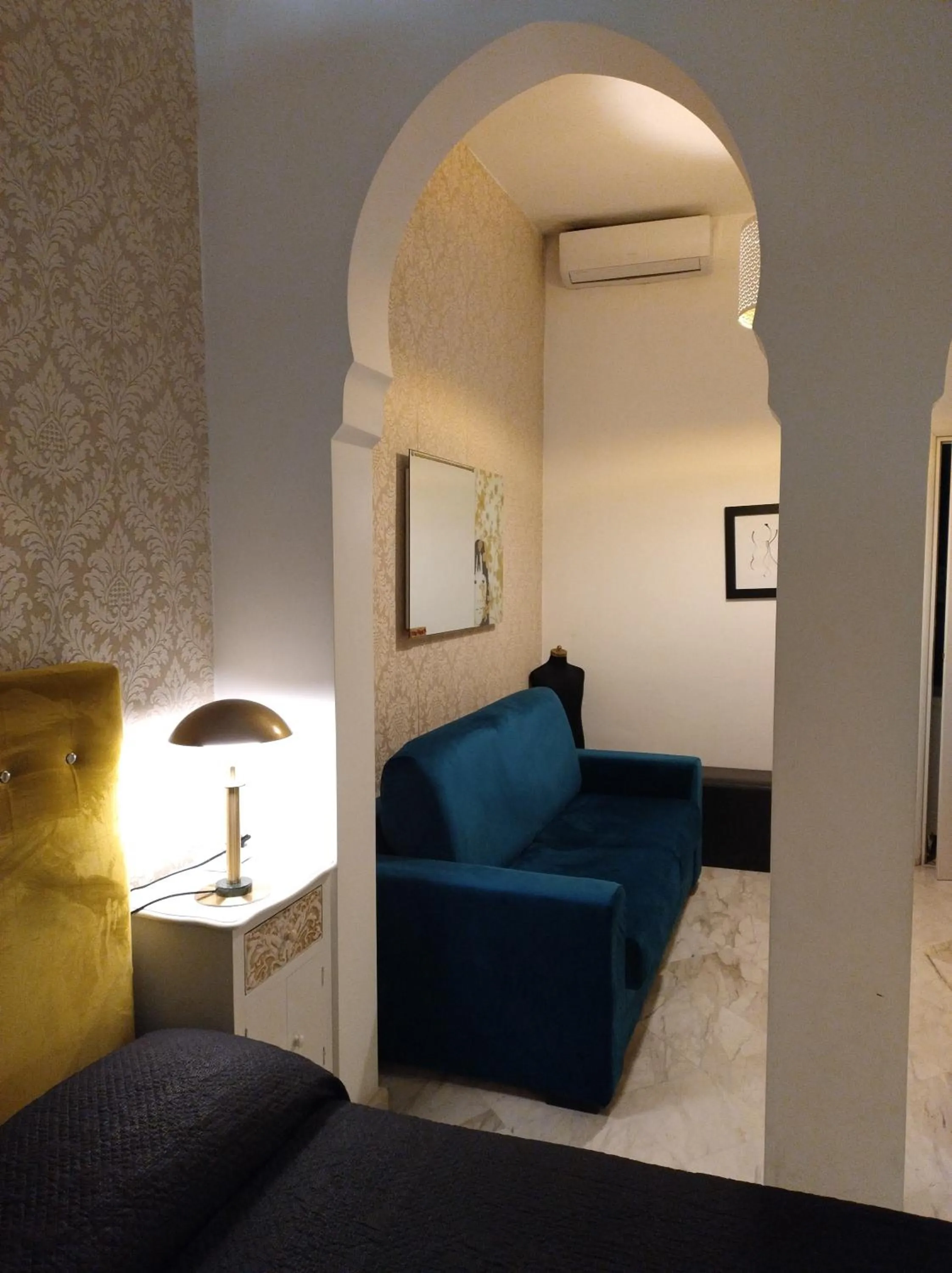 B&B Mini Hotel Incity-close train station and port-