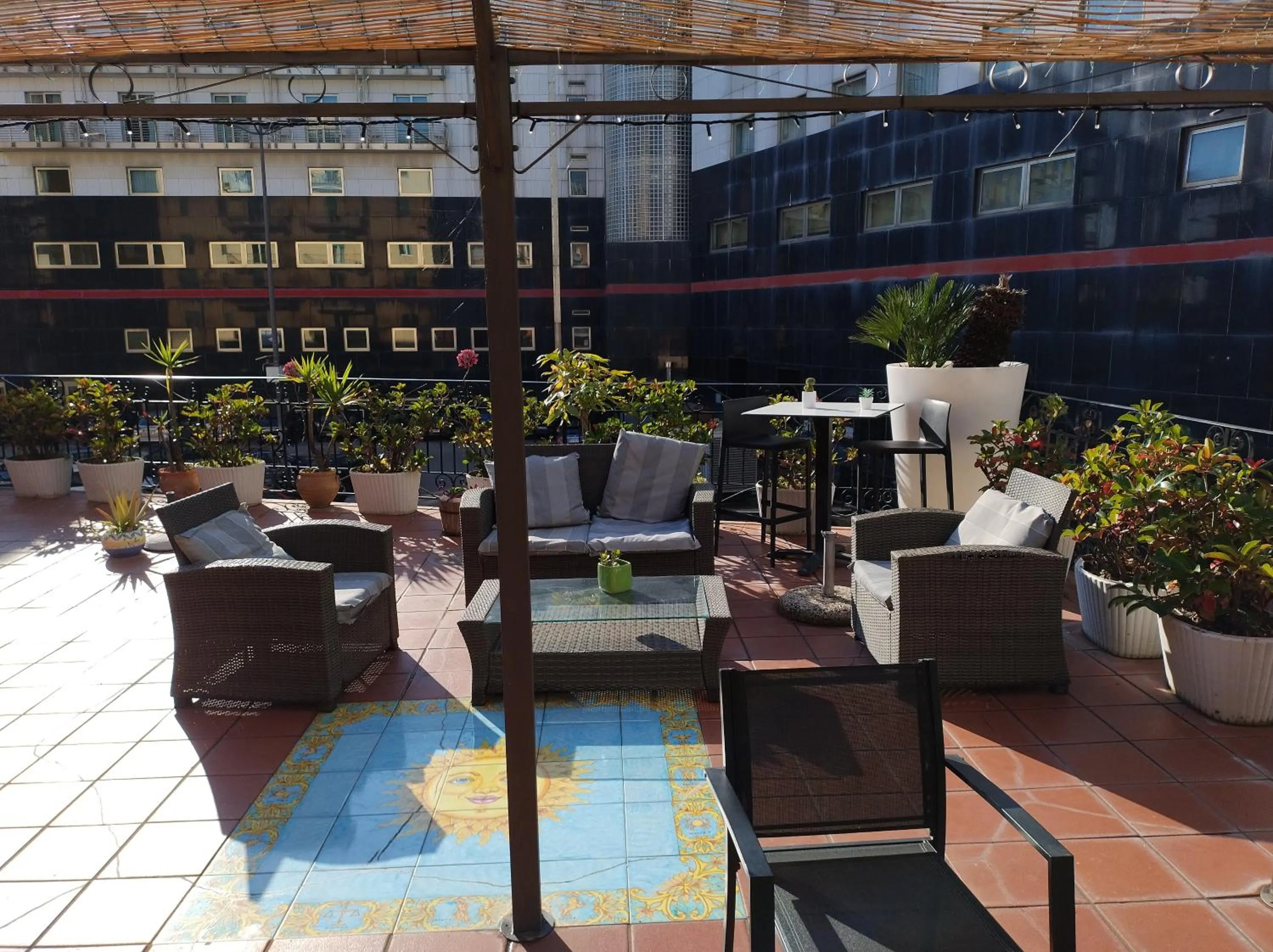 Patio in B&B Mini Hotel Incity-close train station and port-