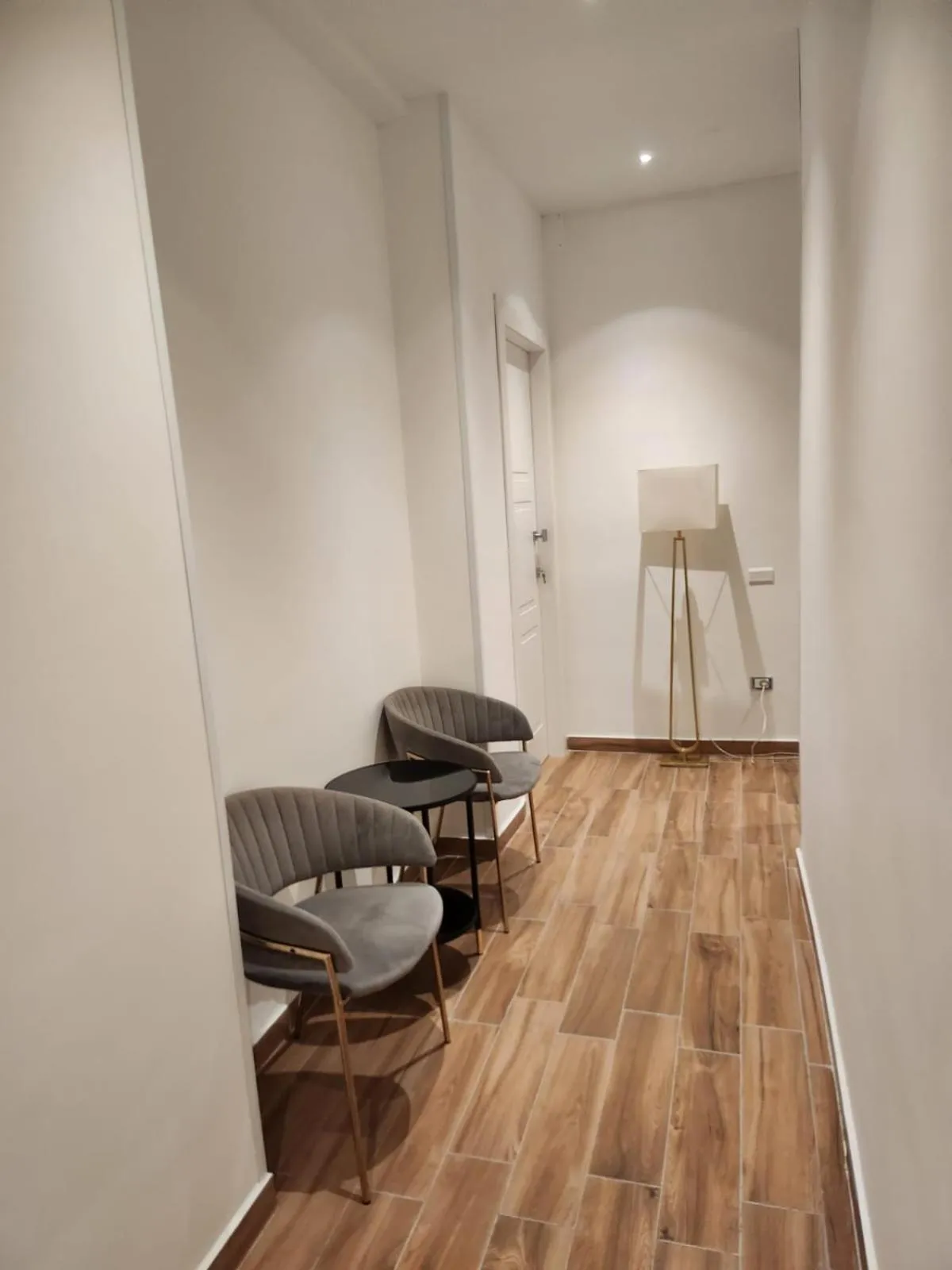 Facade/entrance in B&B Mini Hotel Incity-close train station and port-