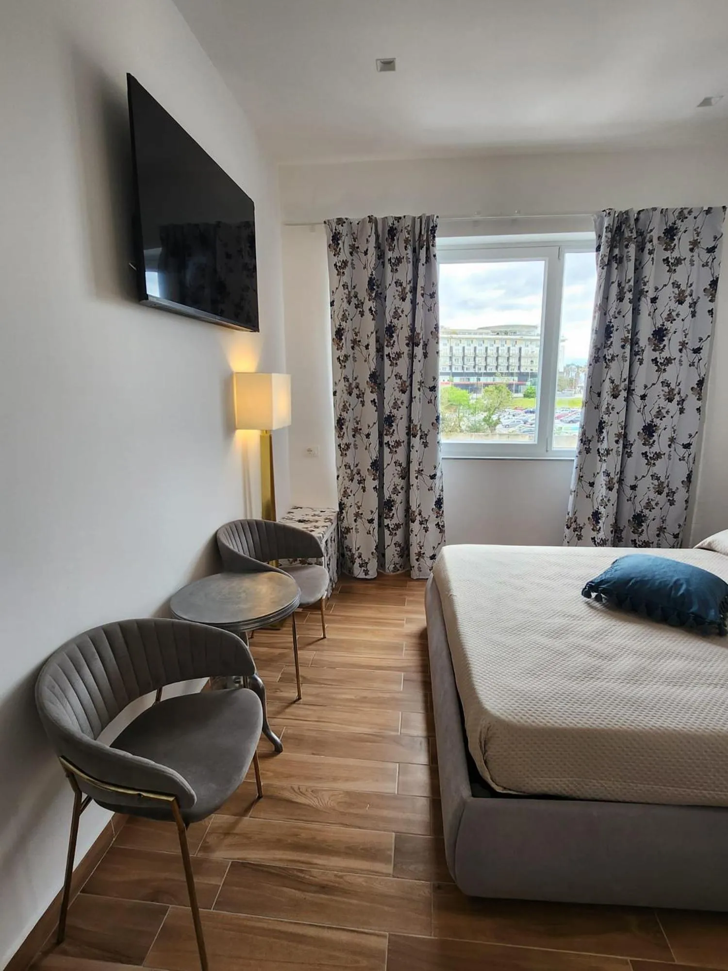 Bed in B&B Mini Hotel Incity-close train station and port-