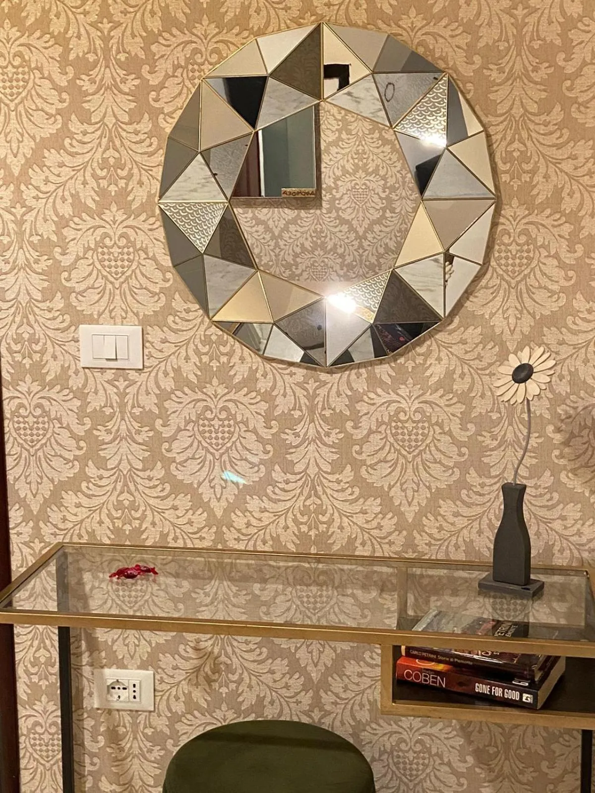 Decorative detail in B&B Mini Hotel Incity-close train station and port-