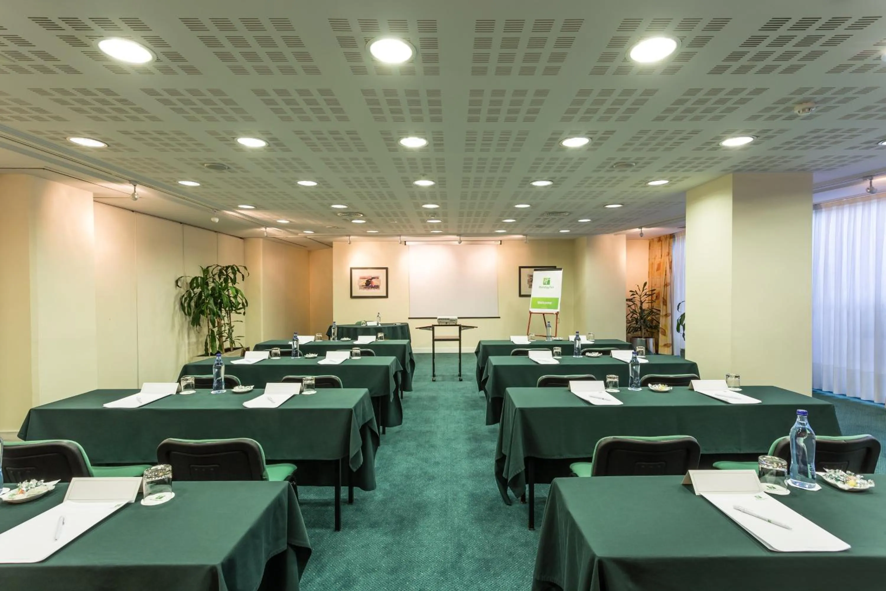 Meeting/conference room in Holiday Inn Lisbon by IHG