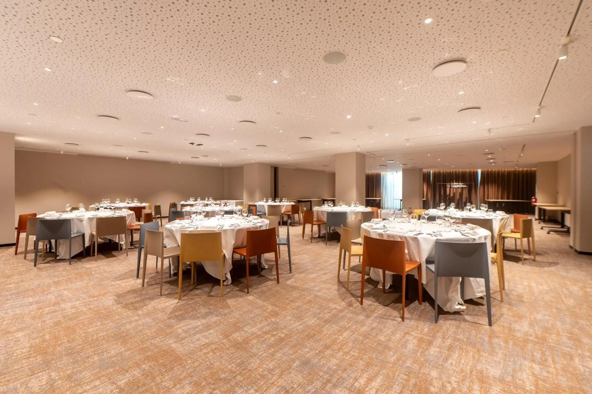 Meeting/conference room in Holiday Inn Lisbon by IHG