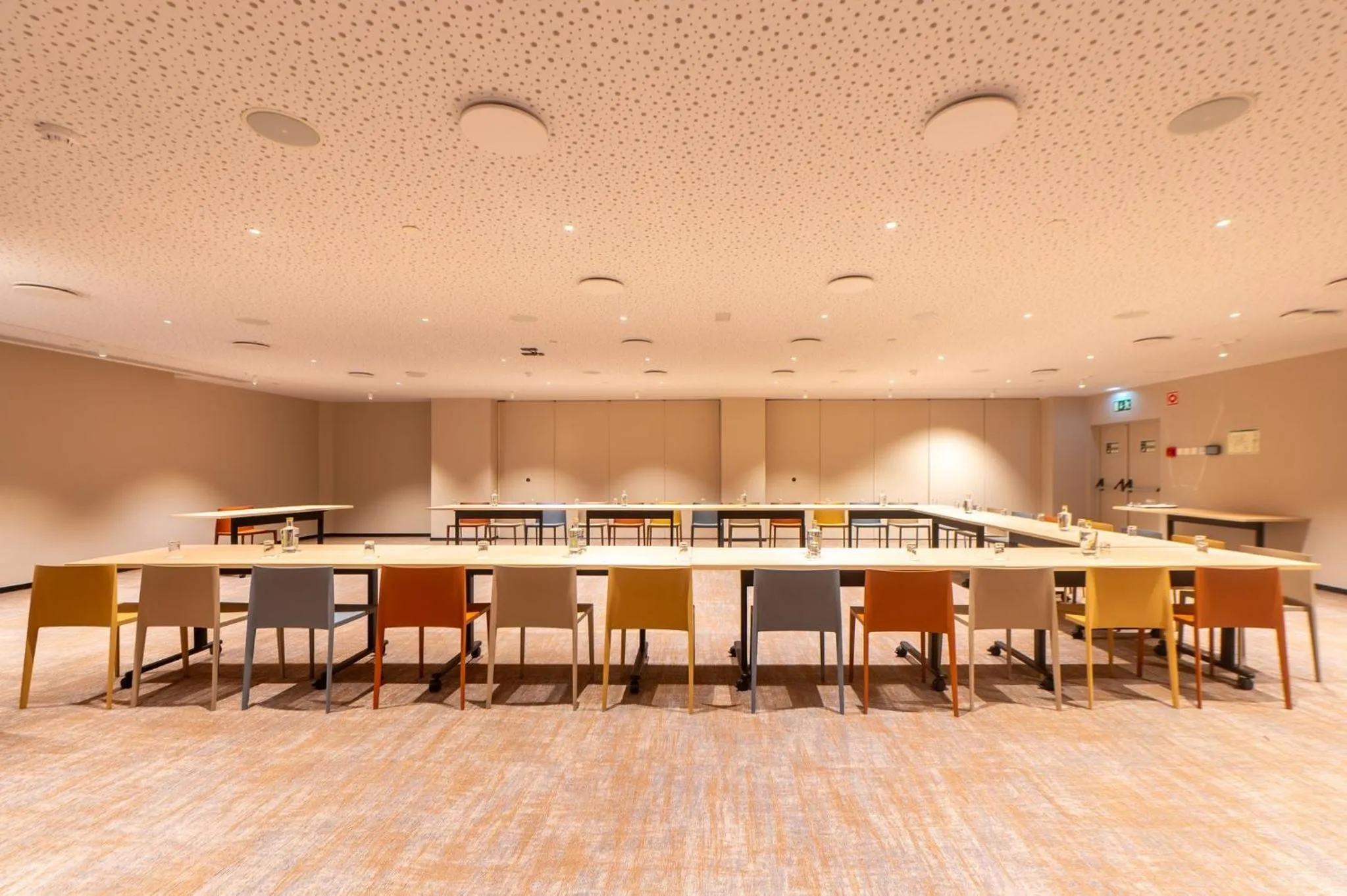 Meeting/conference room in Holiday Inn Lisbon by IHG