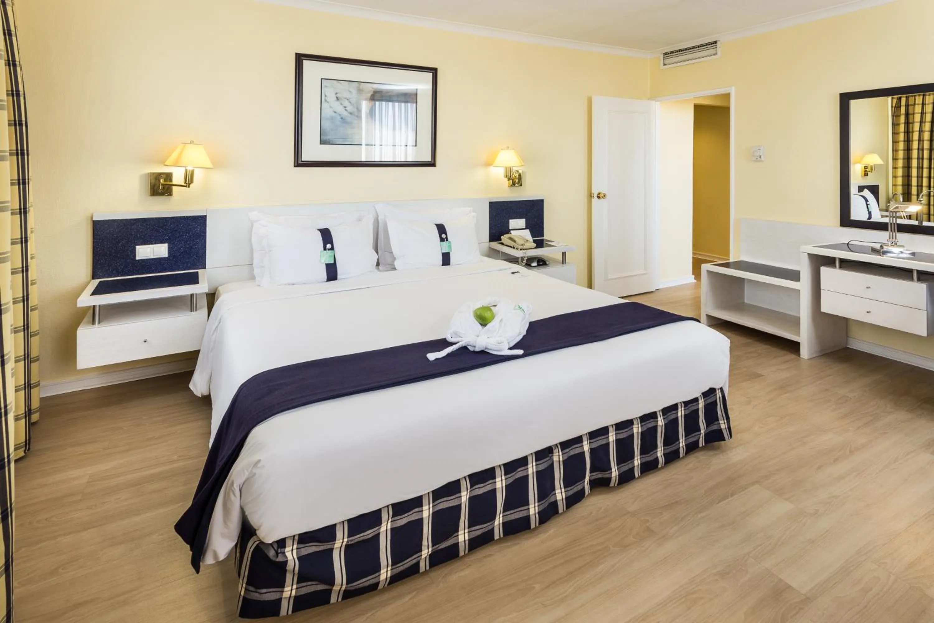 Bedroom, Bed in Holiday Inn Lisbon by IHG