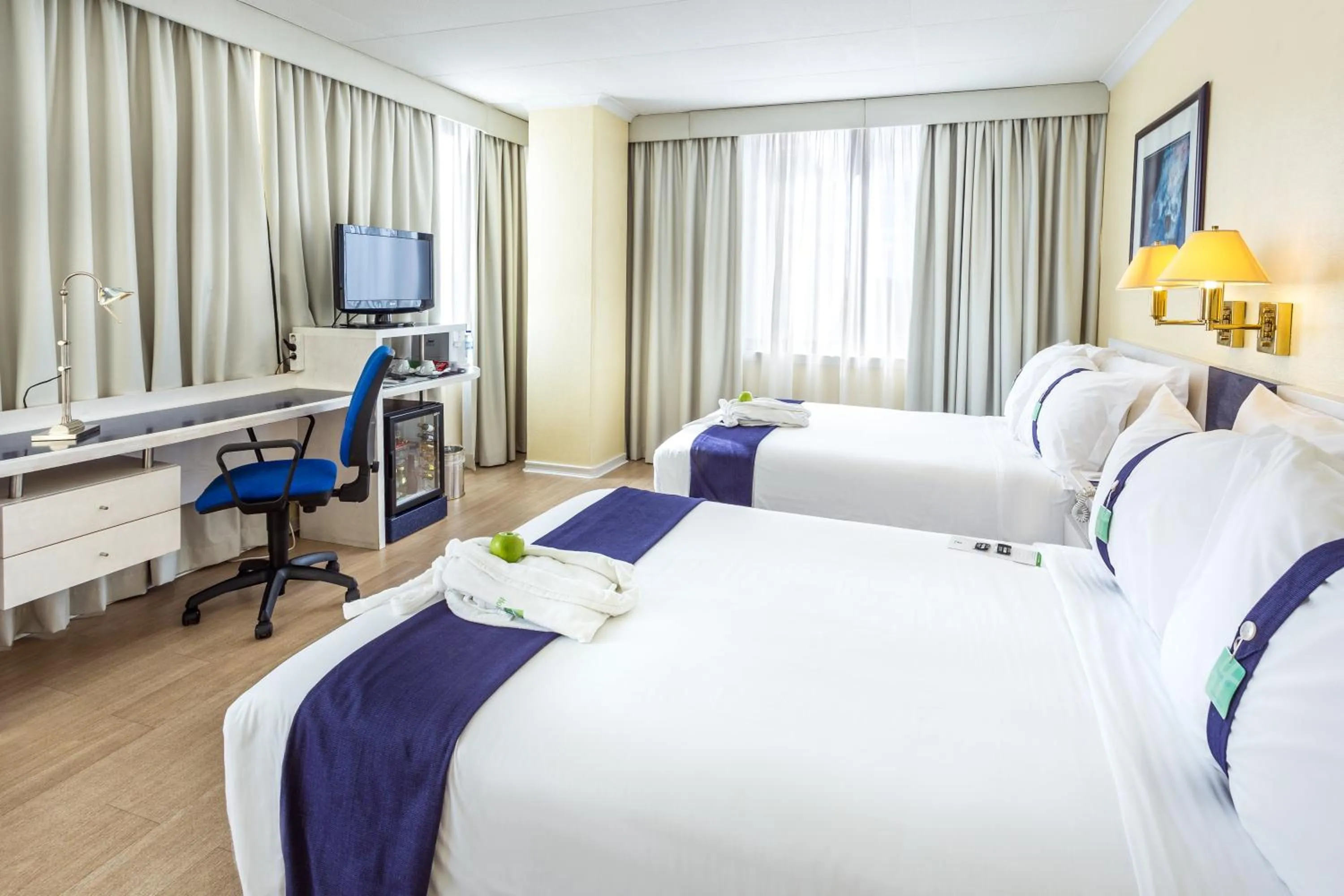 Photo of the whole room, Bed in Holiday Inn Lisbon by IHG