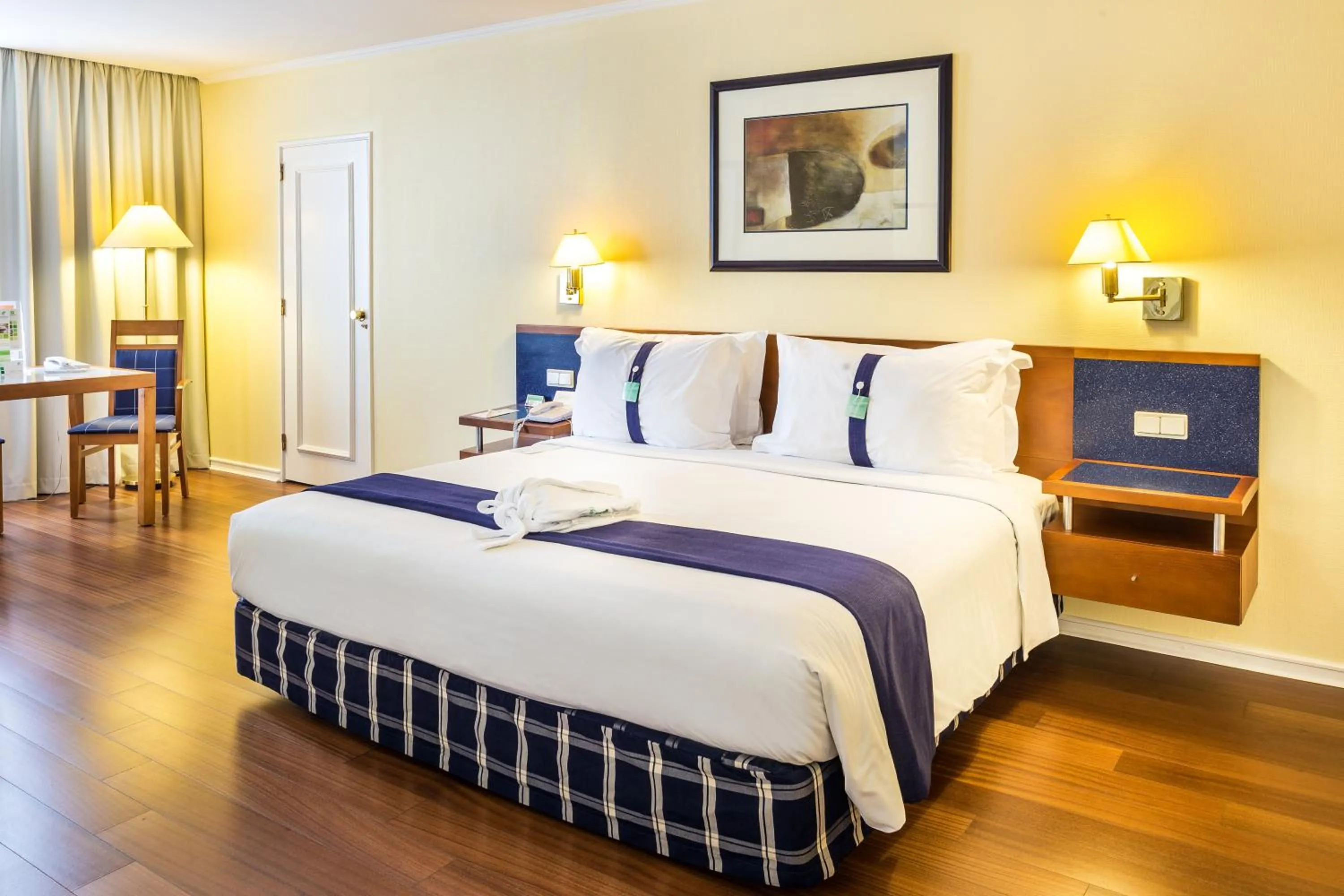 Bedroom, Bed in Holiday Inn Lisbon by IHG