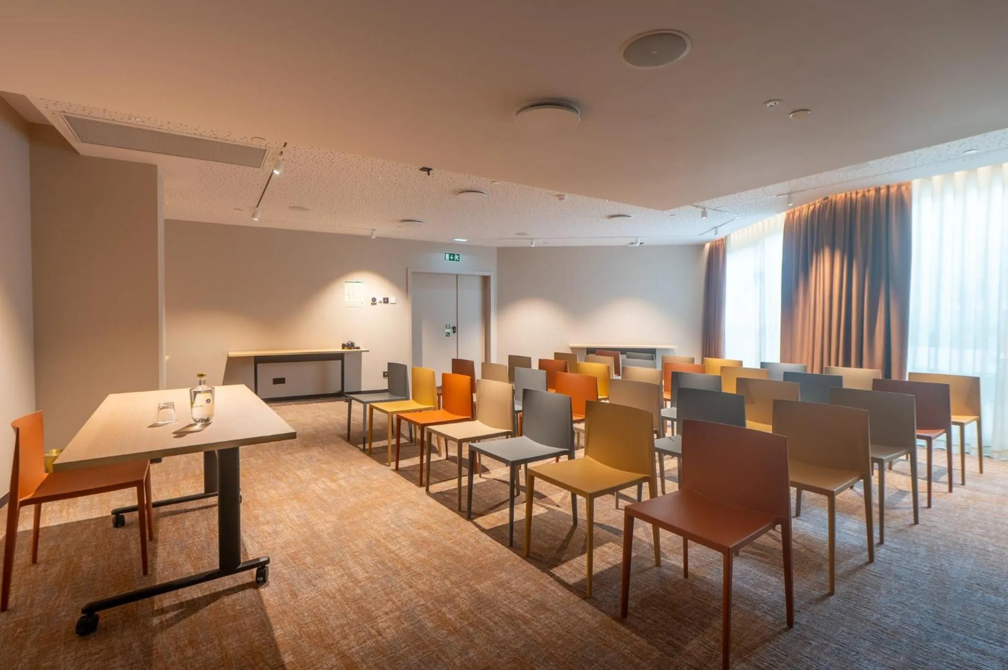 Meeting/conference room in Holiday Inn Lisbon by IHG