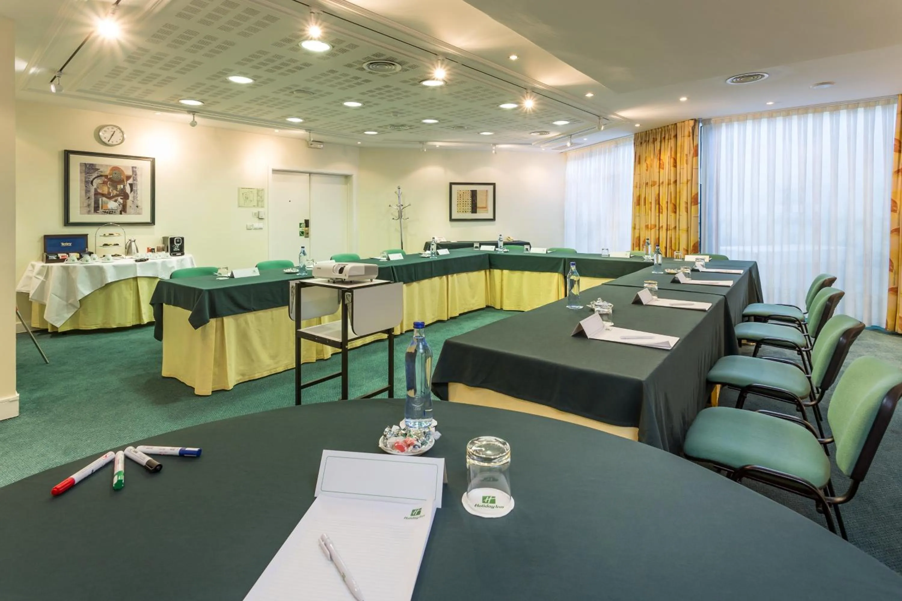 Meeting/conference room in Holiday Inn Lisbon by IHG