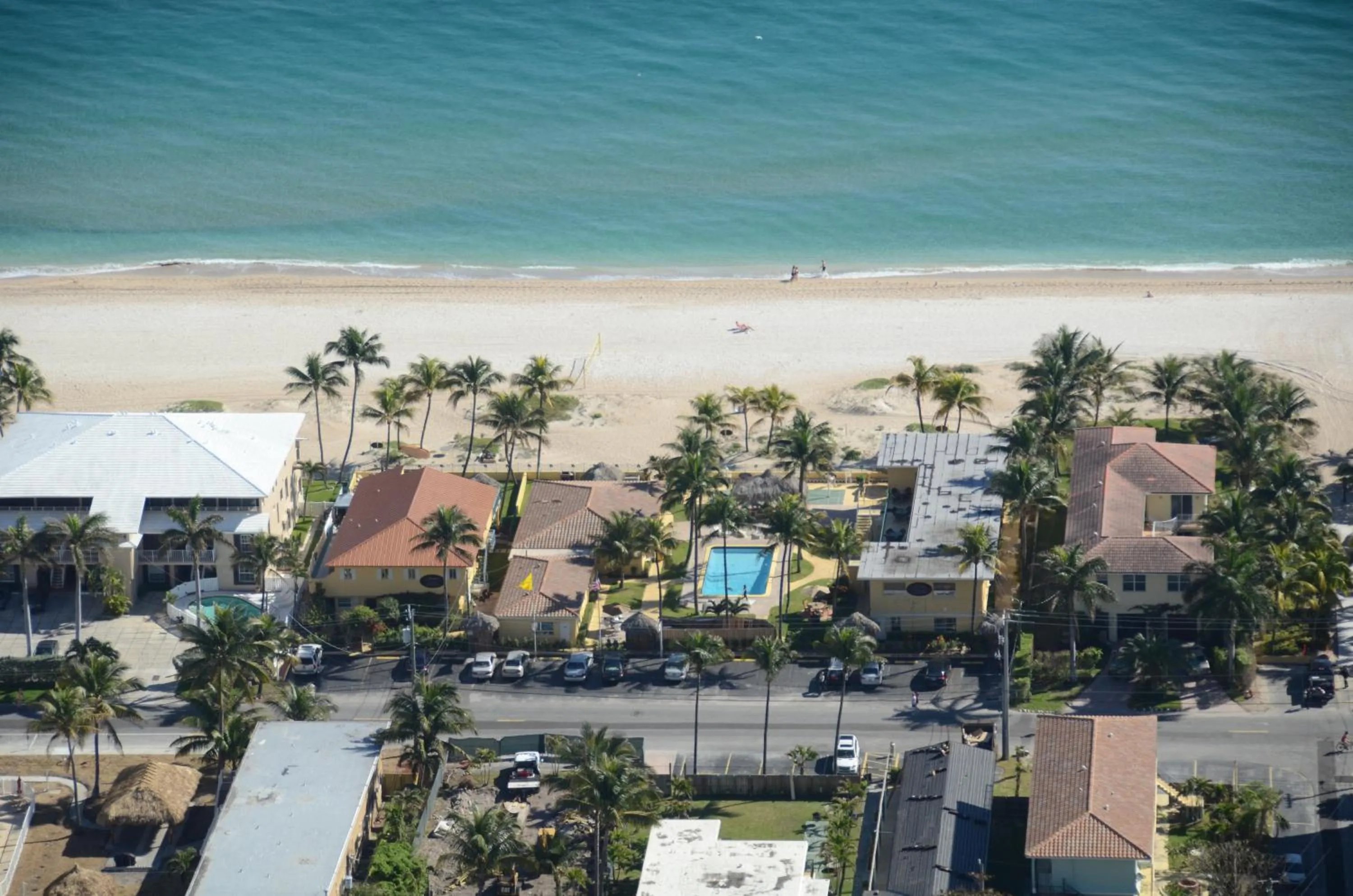 Facade/entrance in Ebb Tide Resort