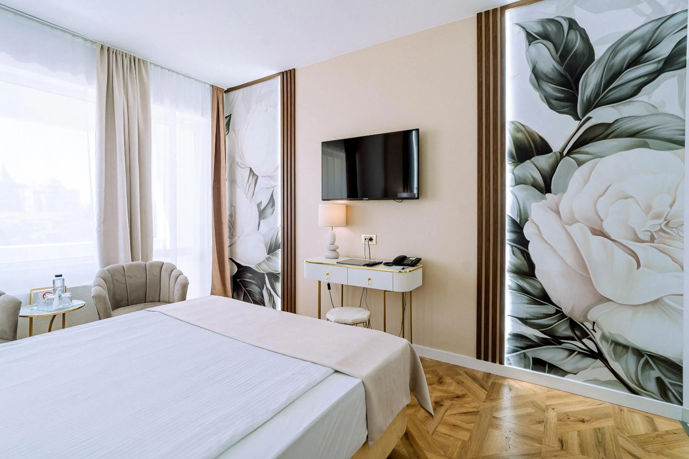 Decorative detail, Bed in Continental Forum Oradea