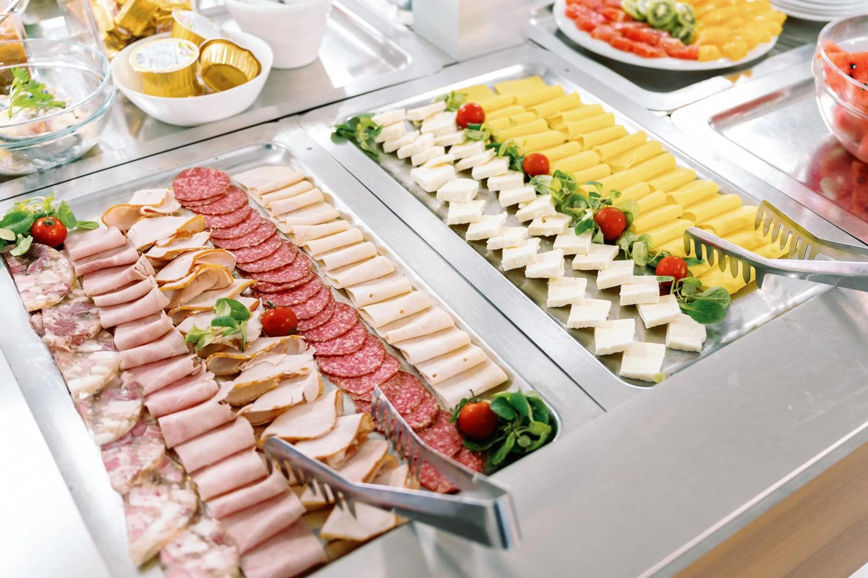 Buffet breakfast in Continental Forum Oradea