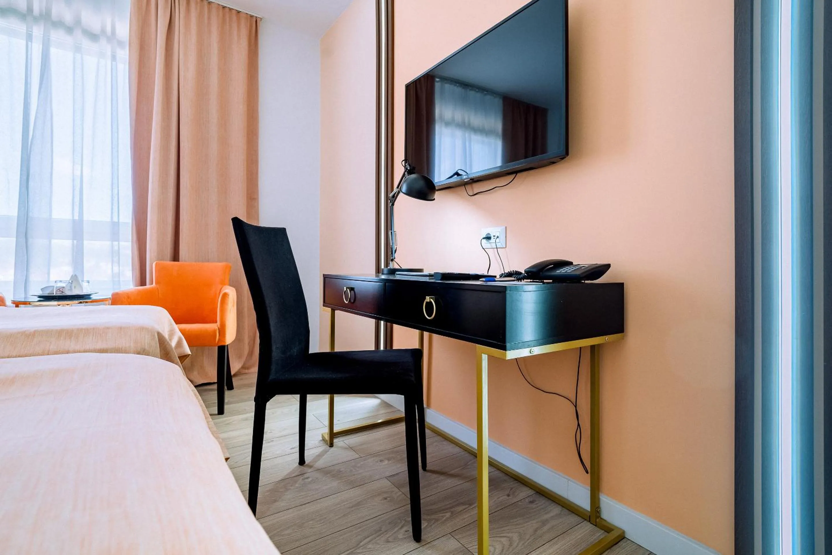 TV and multimedia, Bed in Continental Forum Oradea