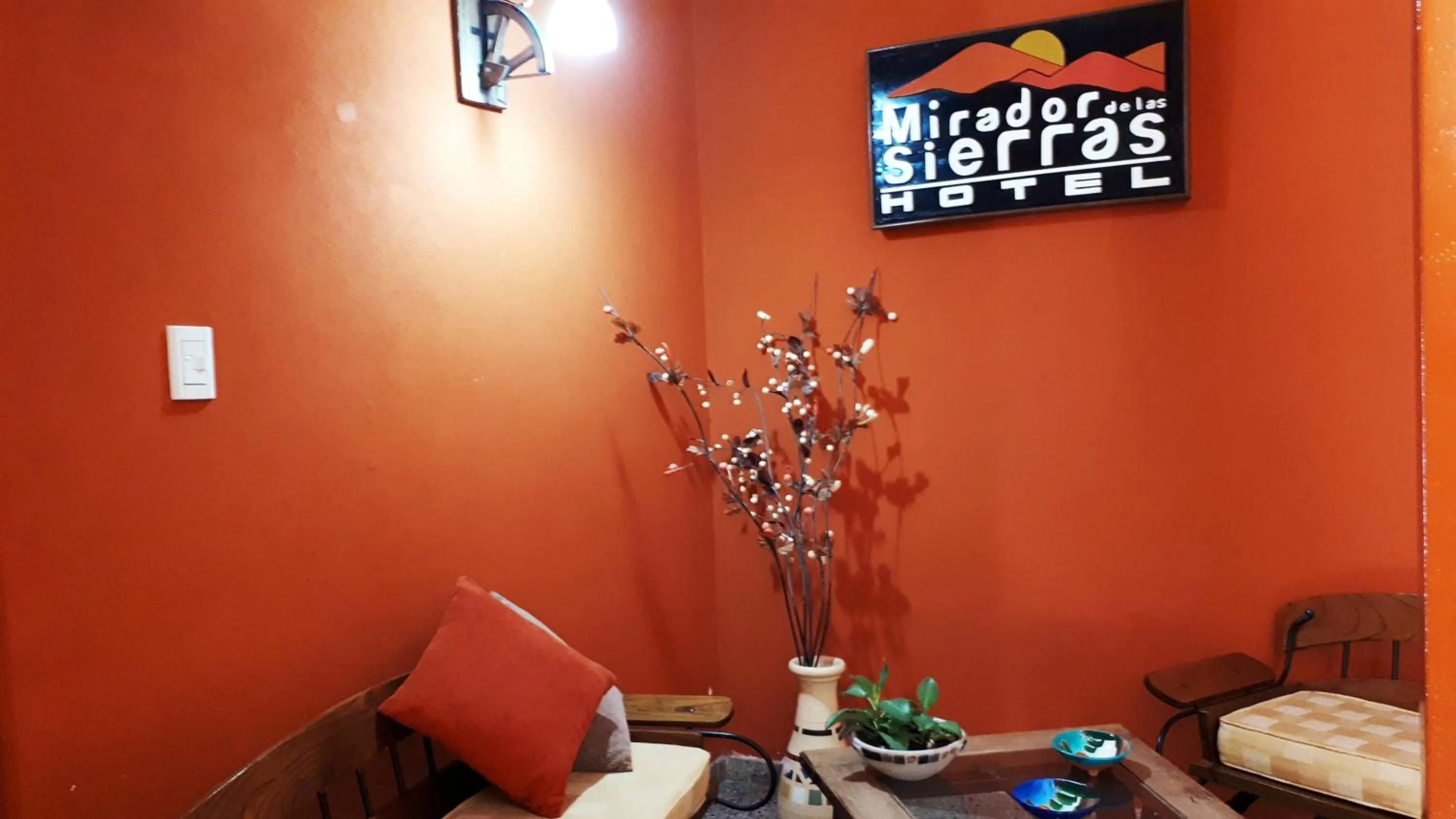 Communal lounge/ TV room in Hotel Mirador de las Sierras