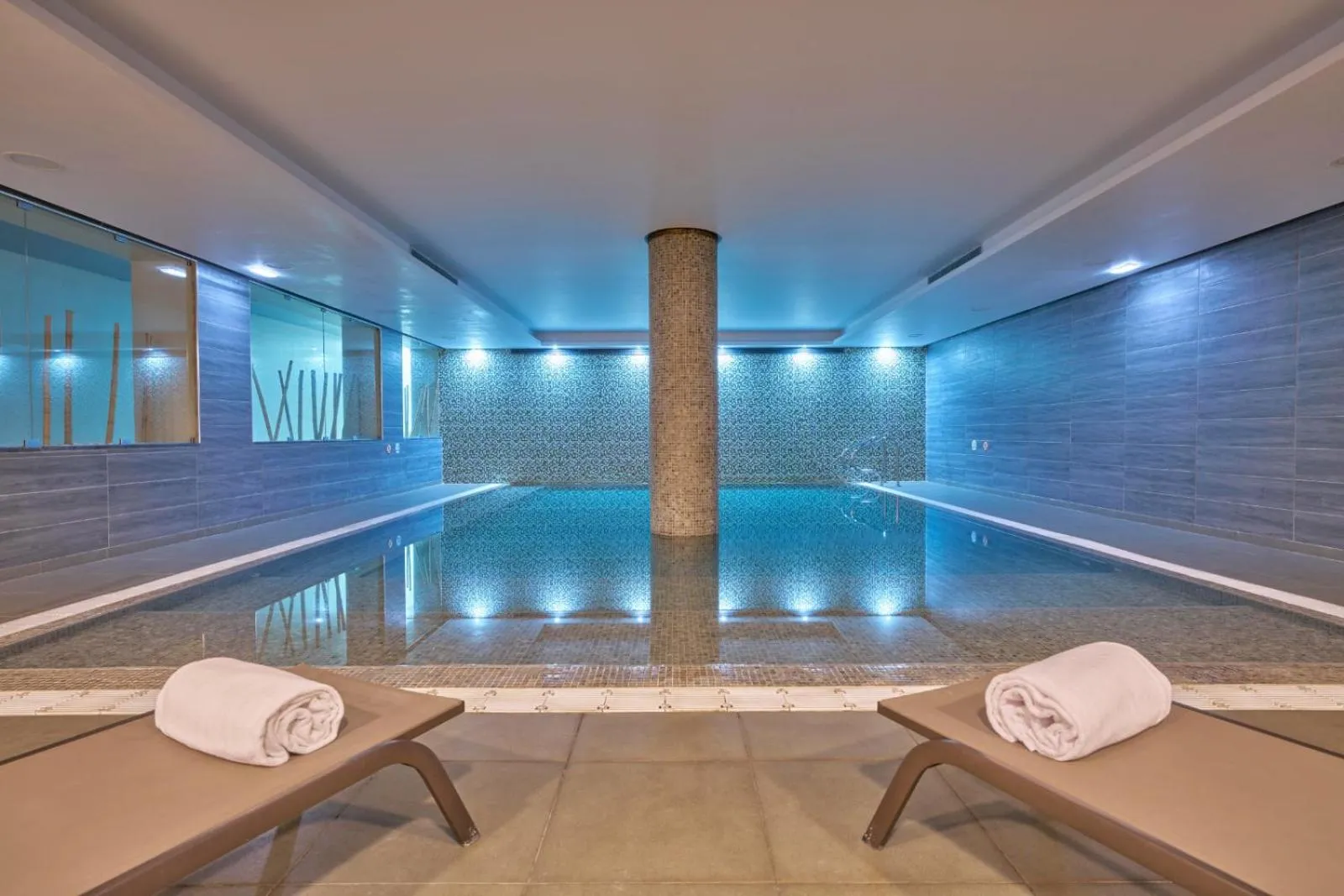 Swimming pool in Hotel Do Caracol