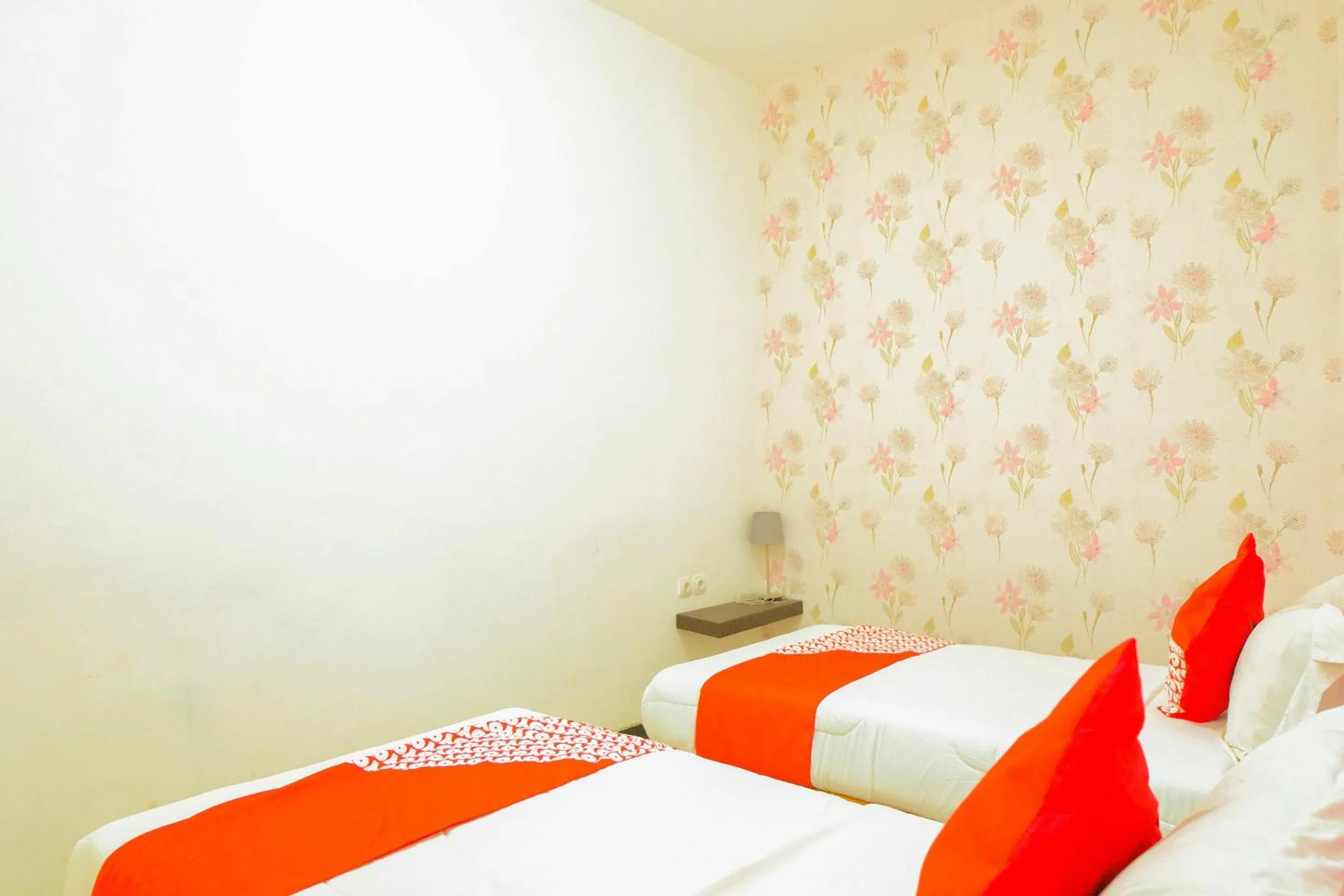 Bedroom, Bed in Hotel O 32 Guest House