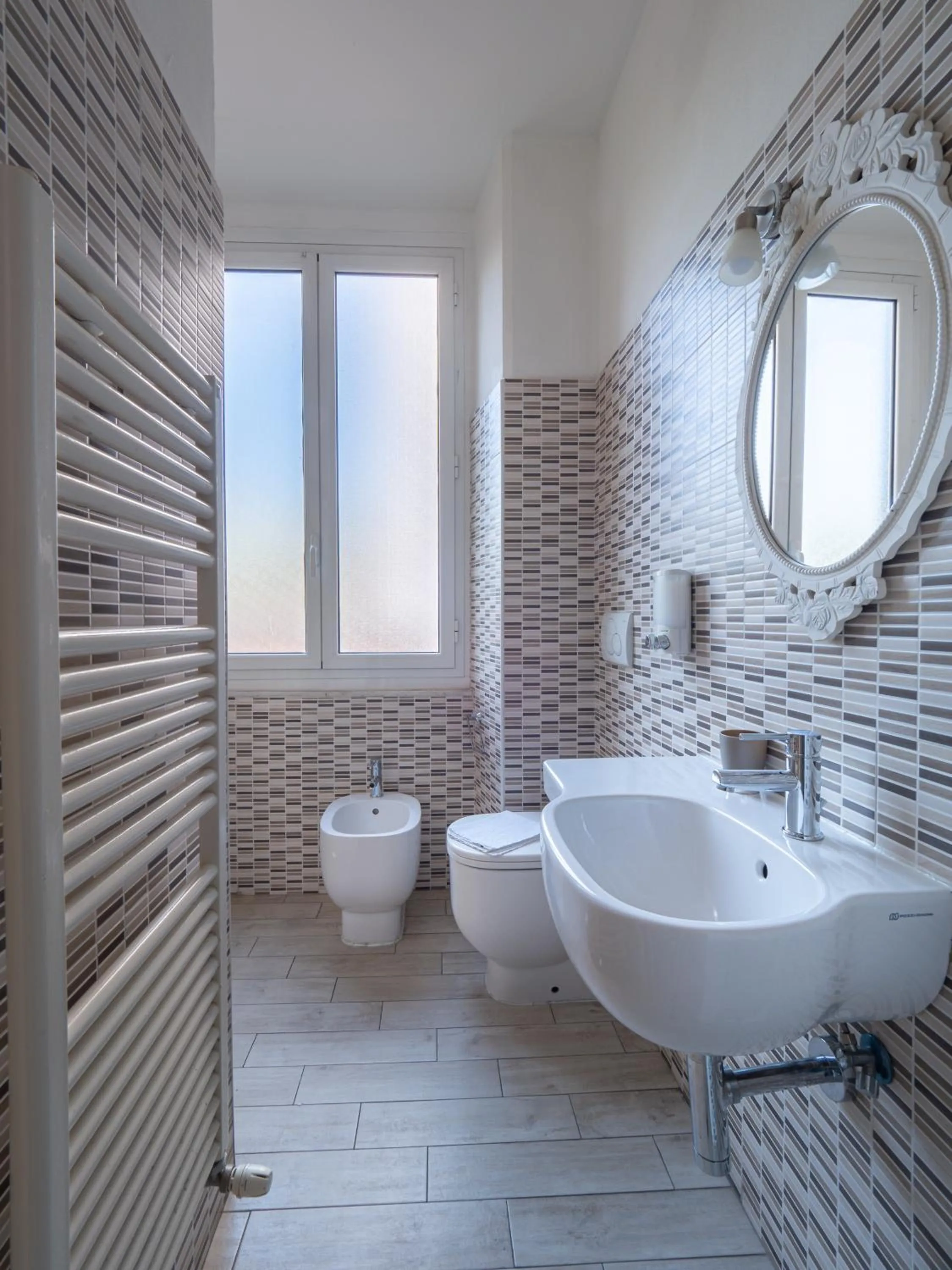 Bathroom in Affittacamere Lunamar