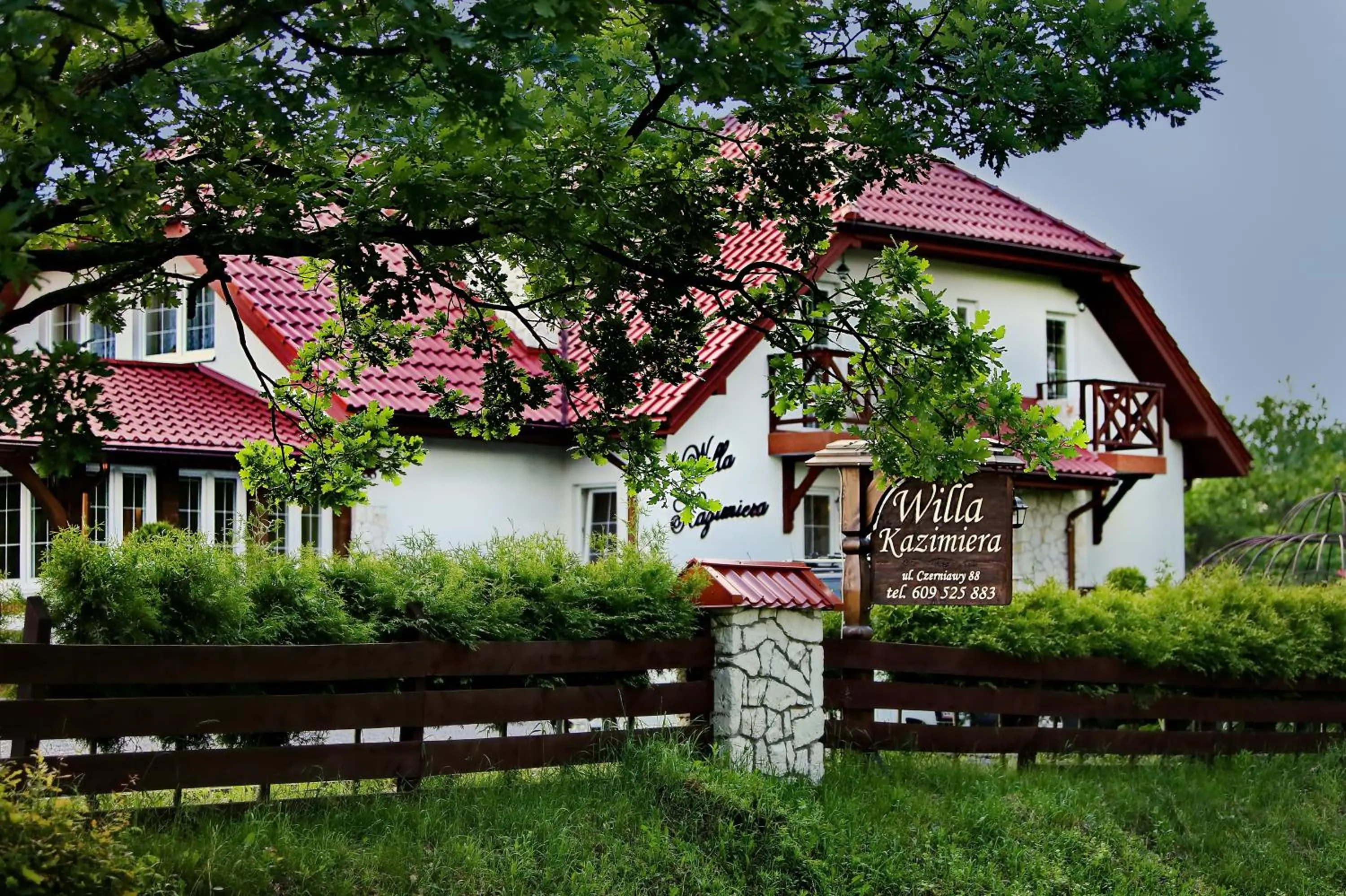 Property building in Willa Kazimiera