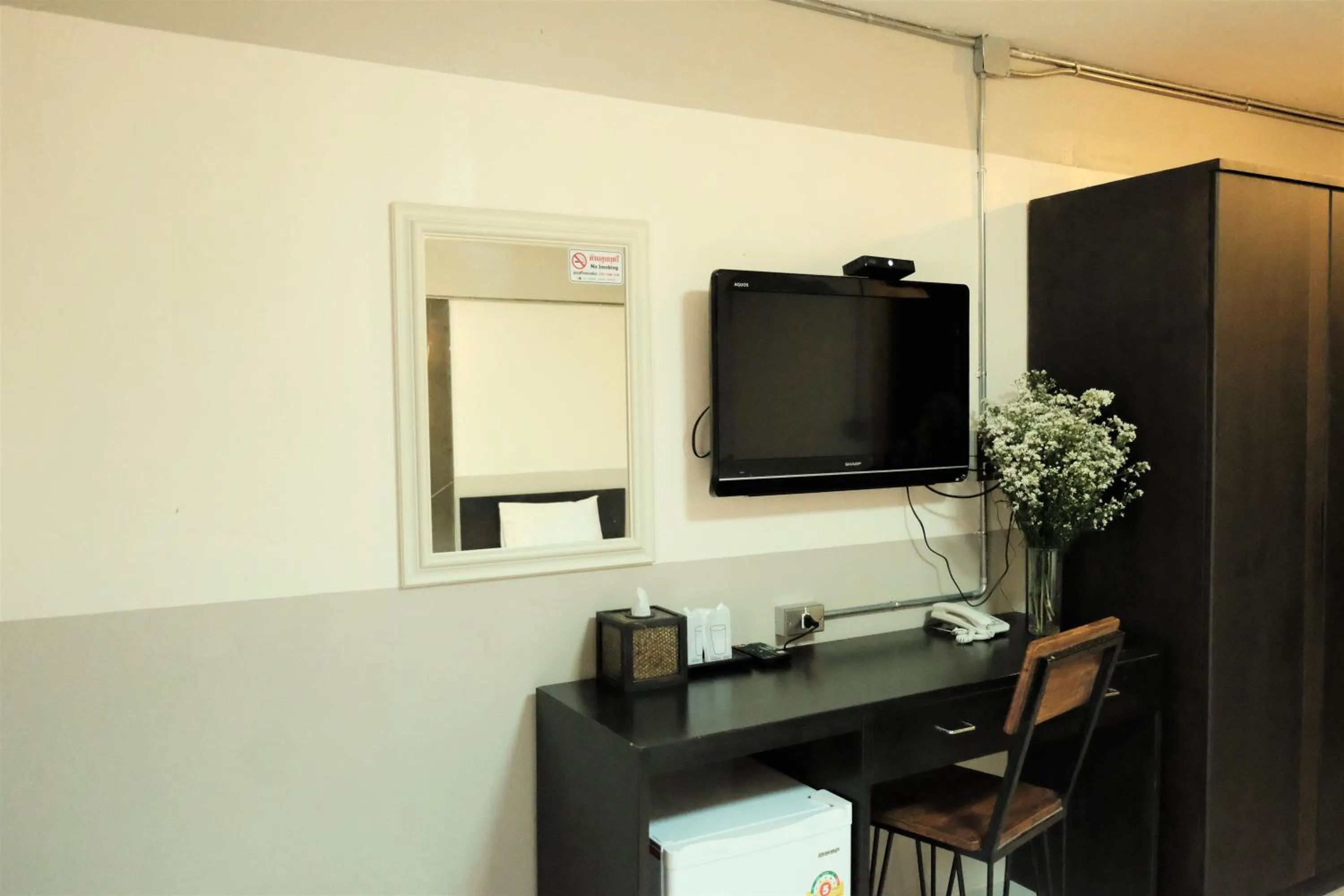 Photo of the whole room in Puangpech Hotel Lampang