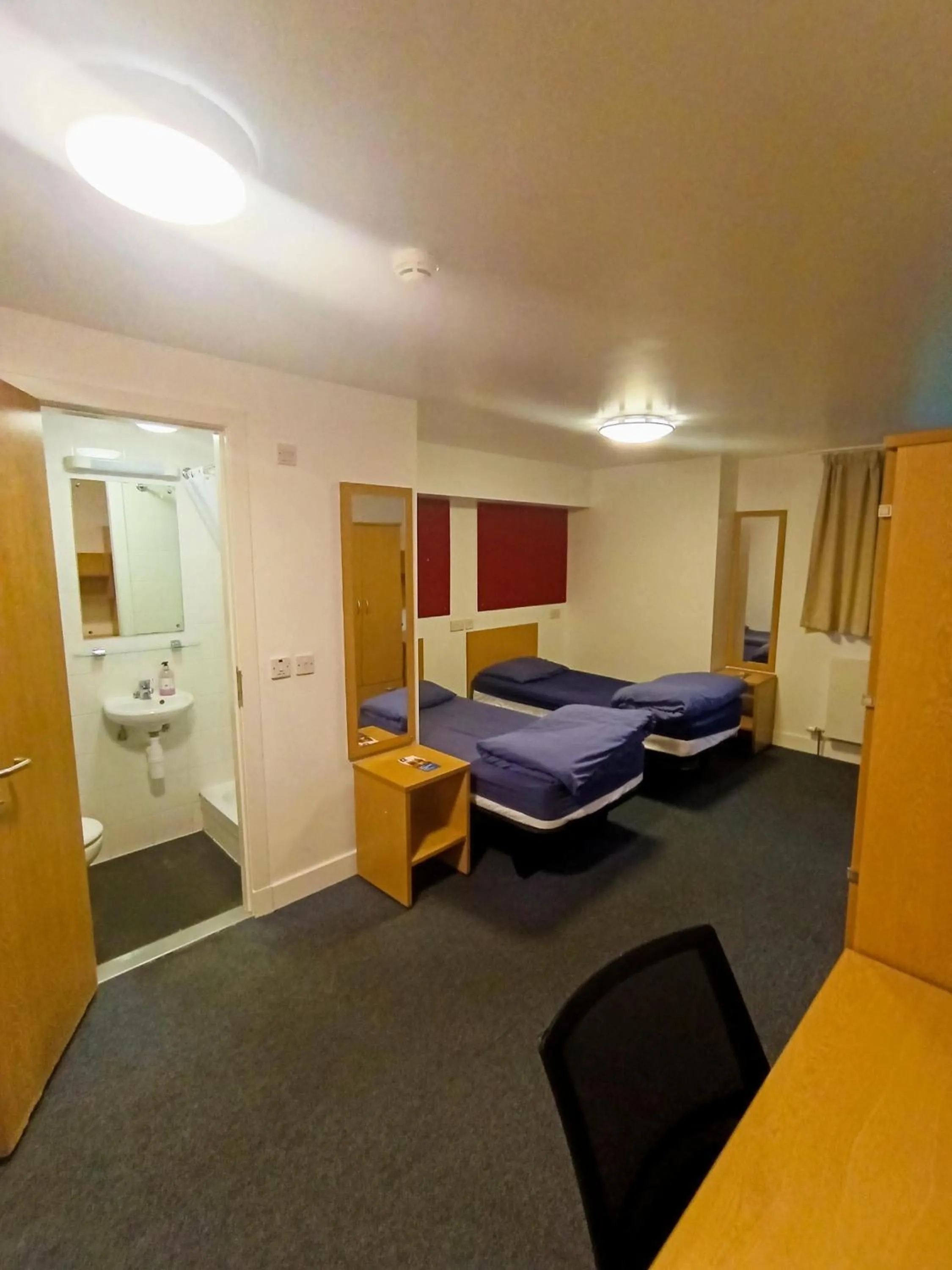 Bed in Perth Youth Hostel and Apartments