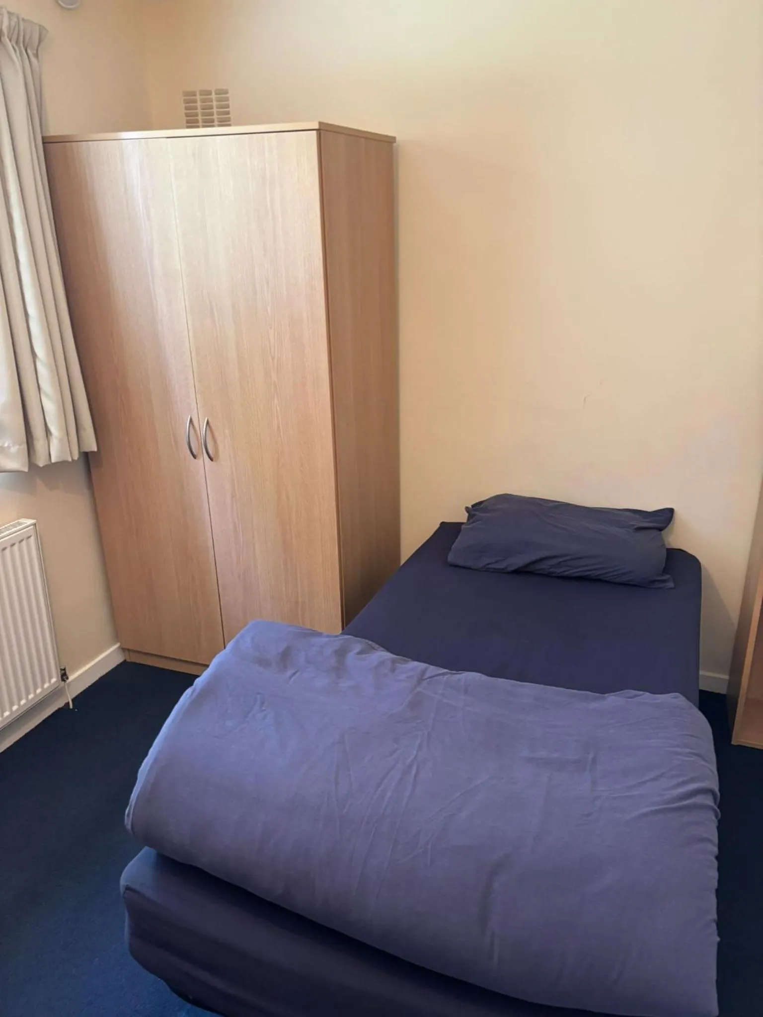 Bed in Perth Youth Hostel and Apartments