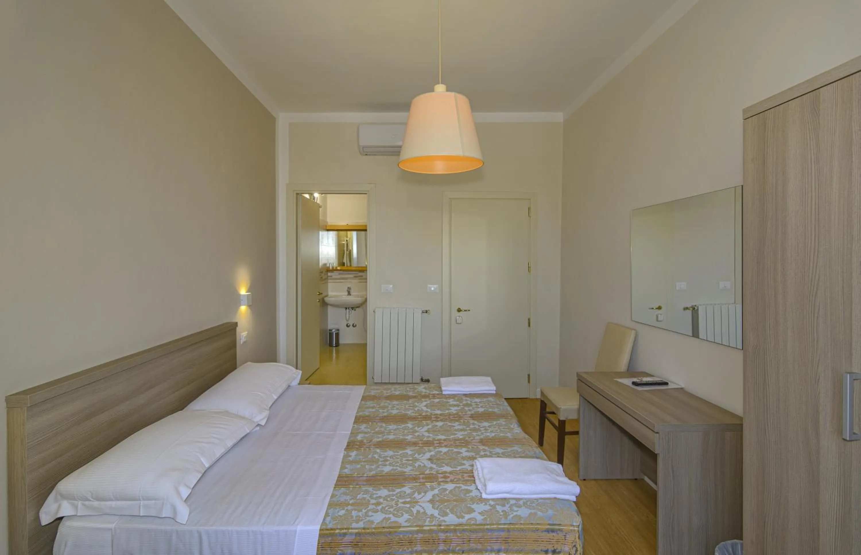 Bed in Hotel La Pace