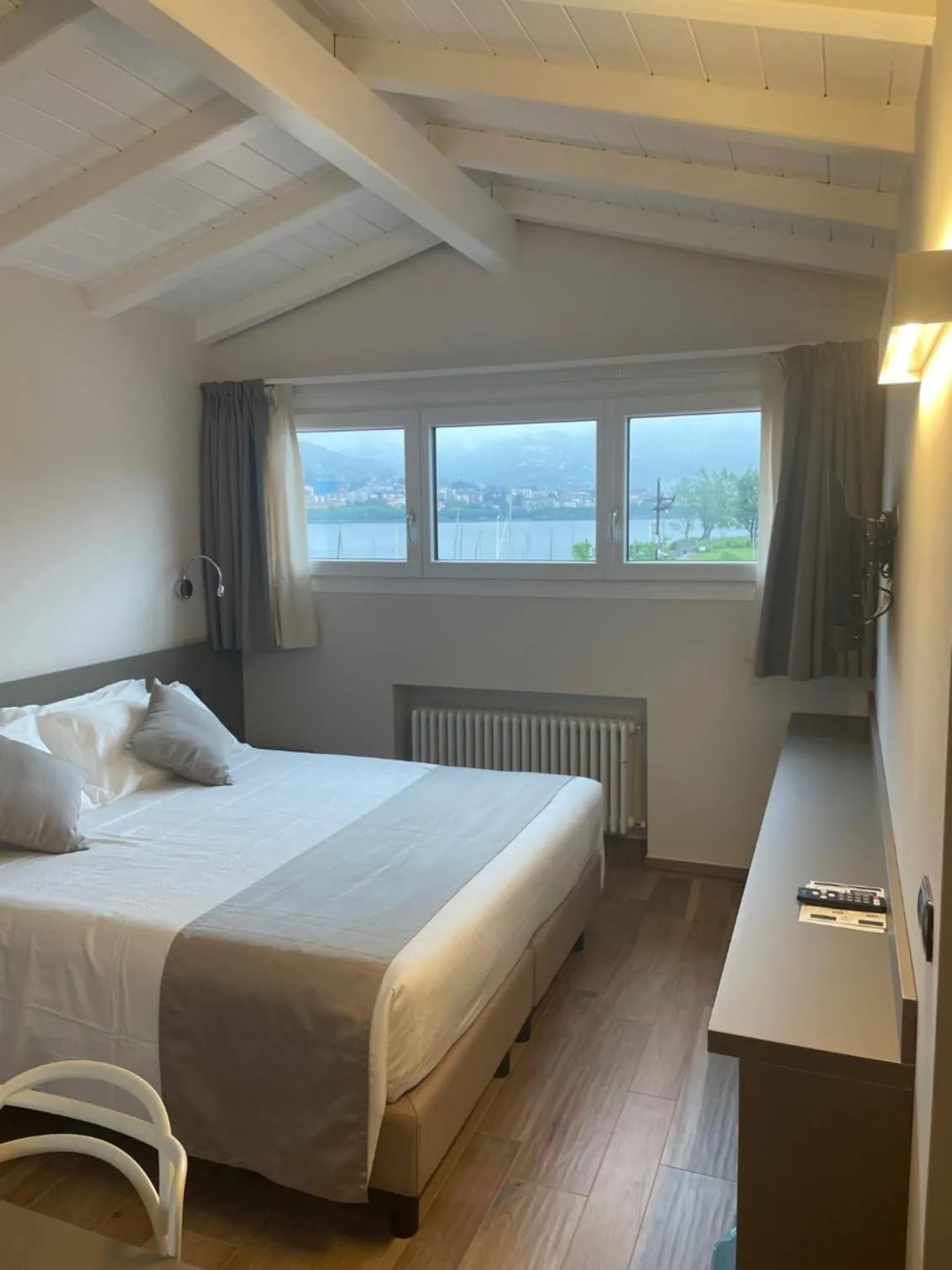 Photo of the whole room, Bed in Hotel Baia di Paré