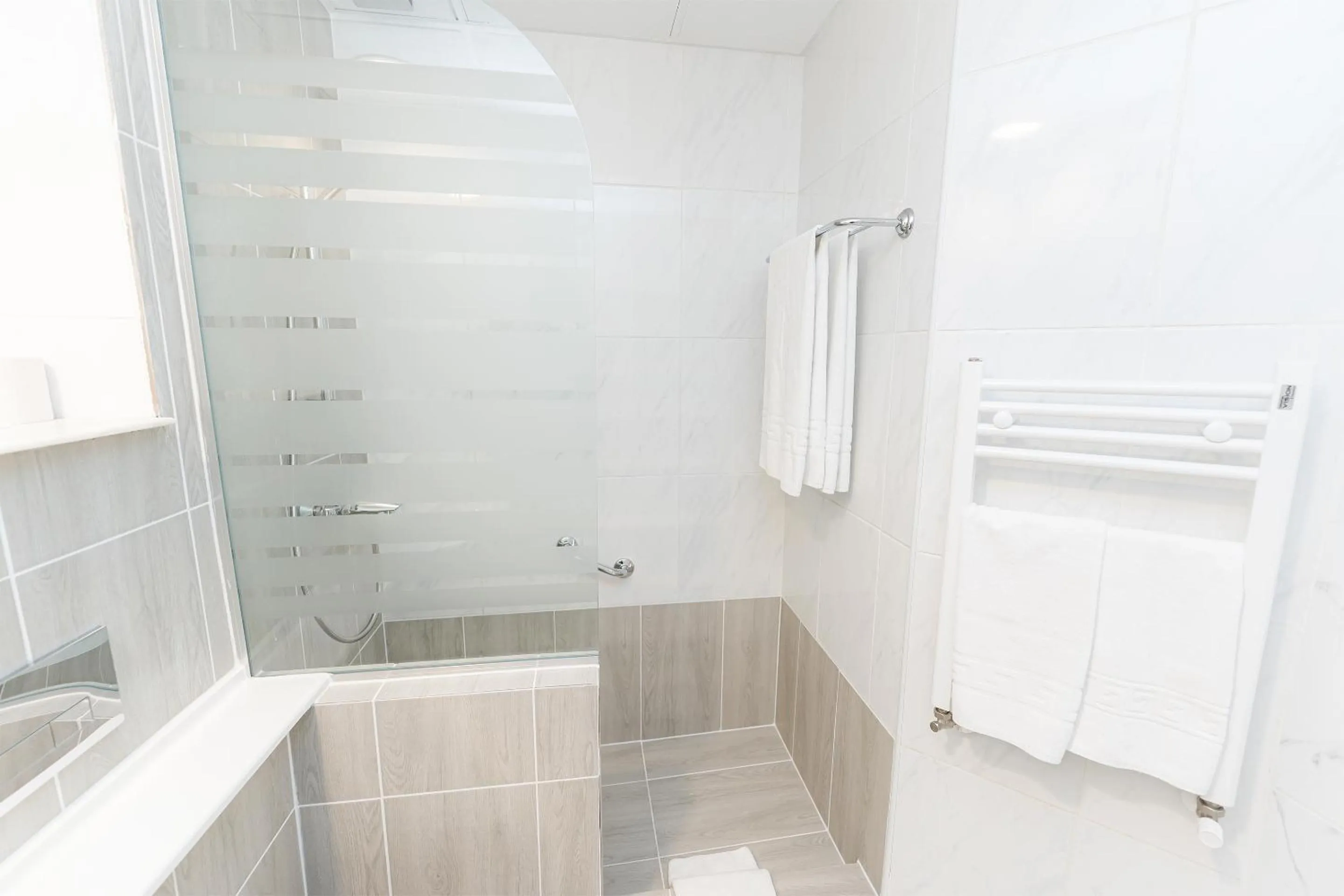 Shower in MyContinental Suceava